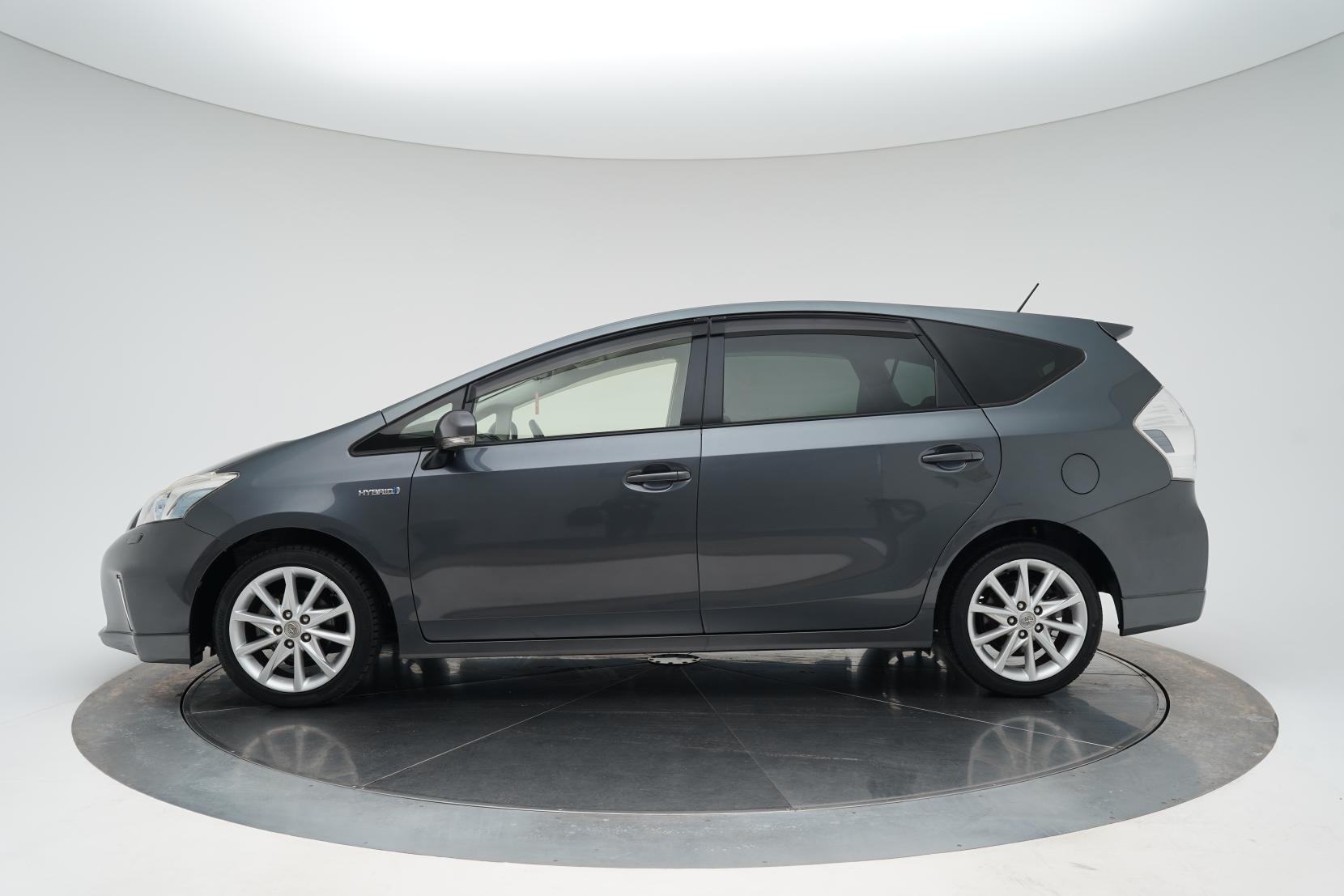 Toyota Prius 1.8 ALPHA S TOURING
