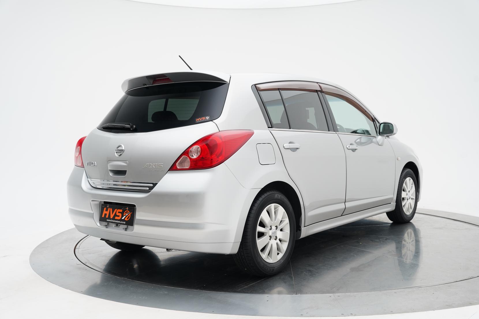 Nissan Tiida 1.5 LATIO Axis