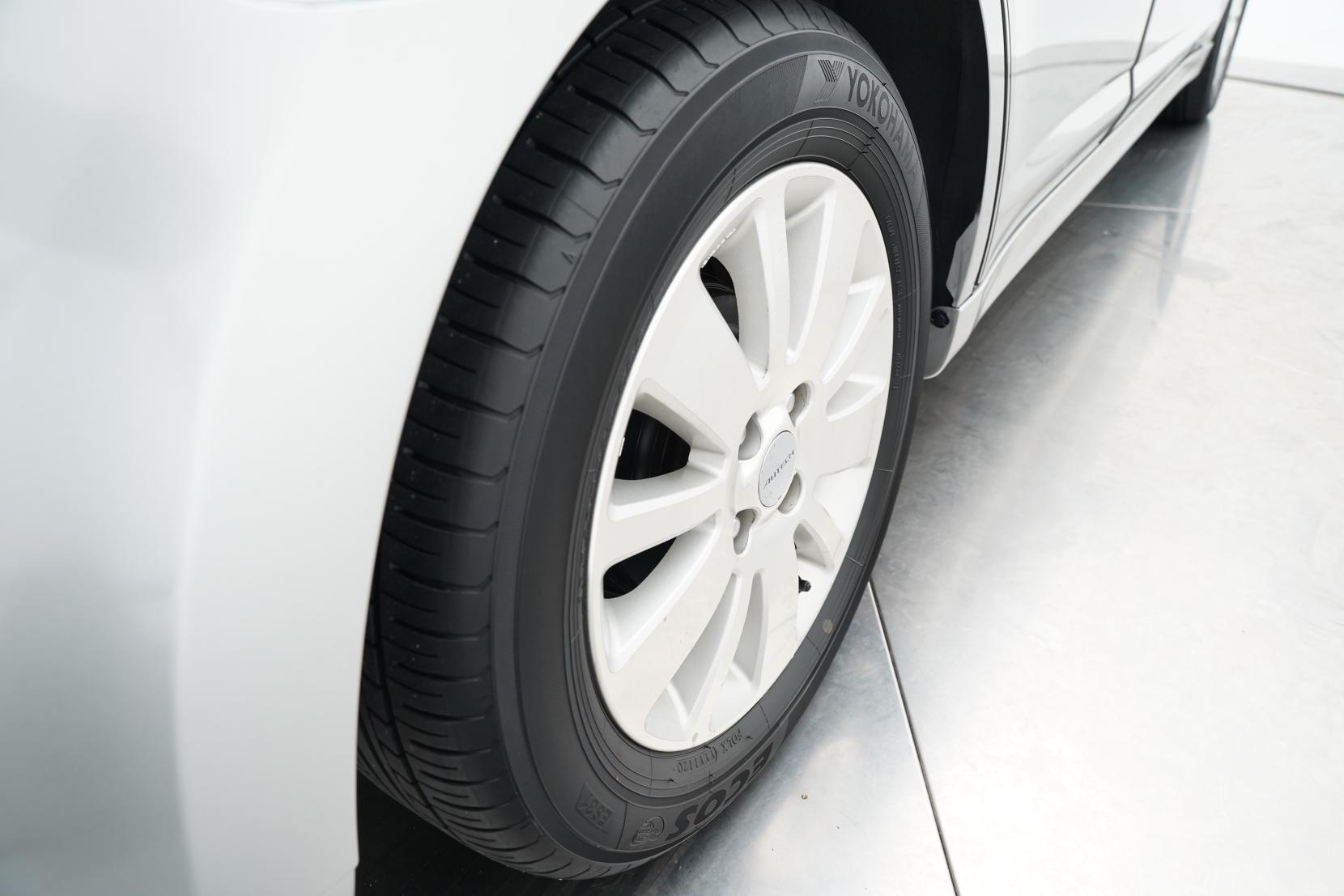 Nissan Tiida 1.5 LATIO Axis