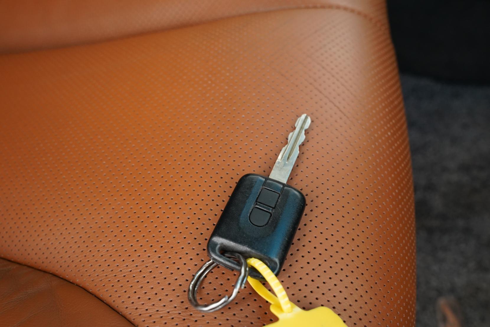 Nissan Tiida 1.5 LATIO Axis