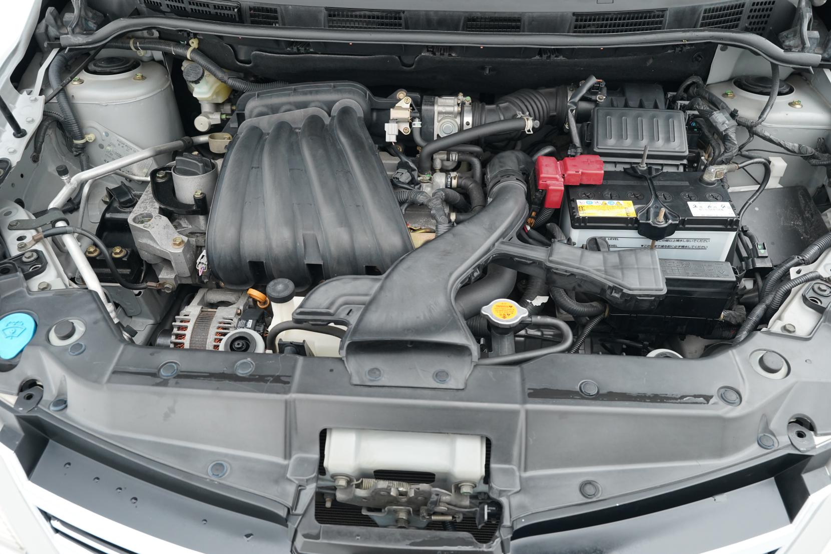 Nissan Tiida 1.5 LATIO Axis