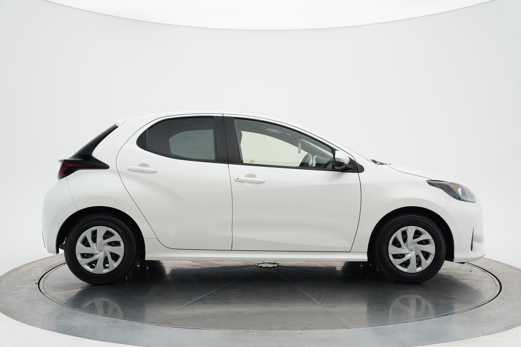 Toyota Yaris Hybrid X