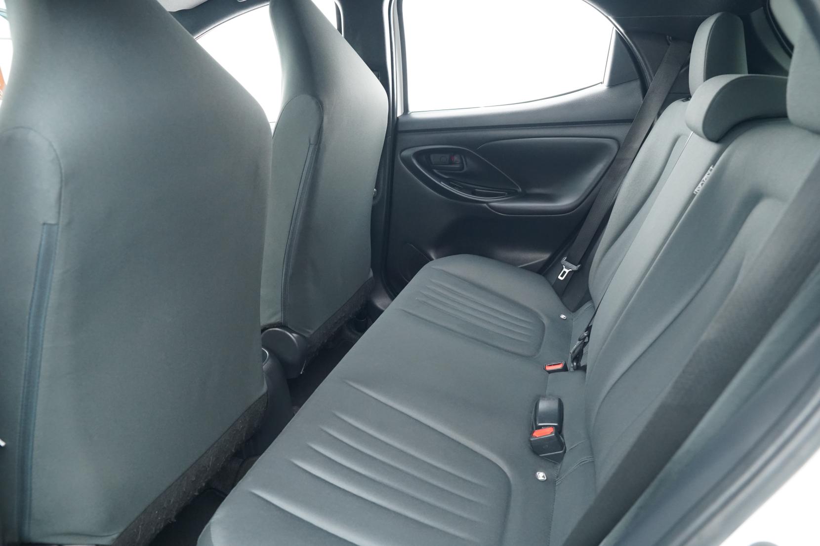 Toyota Yaris Hybrid X