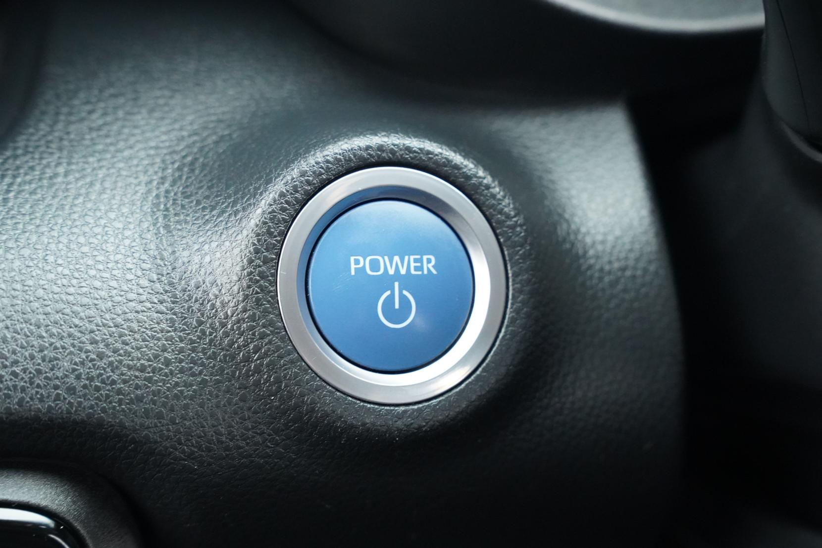 Toyota Yaris Hybrid X