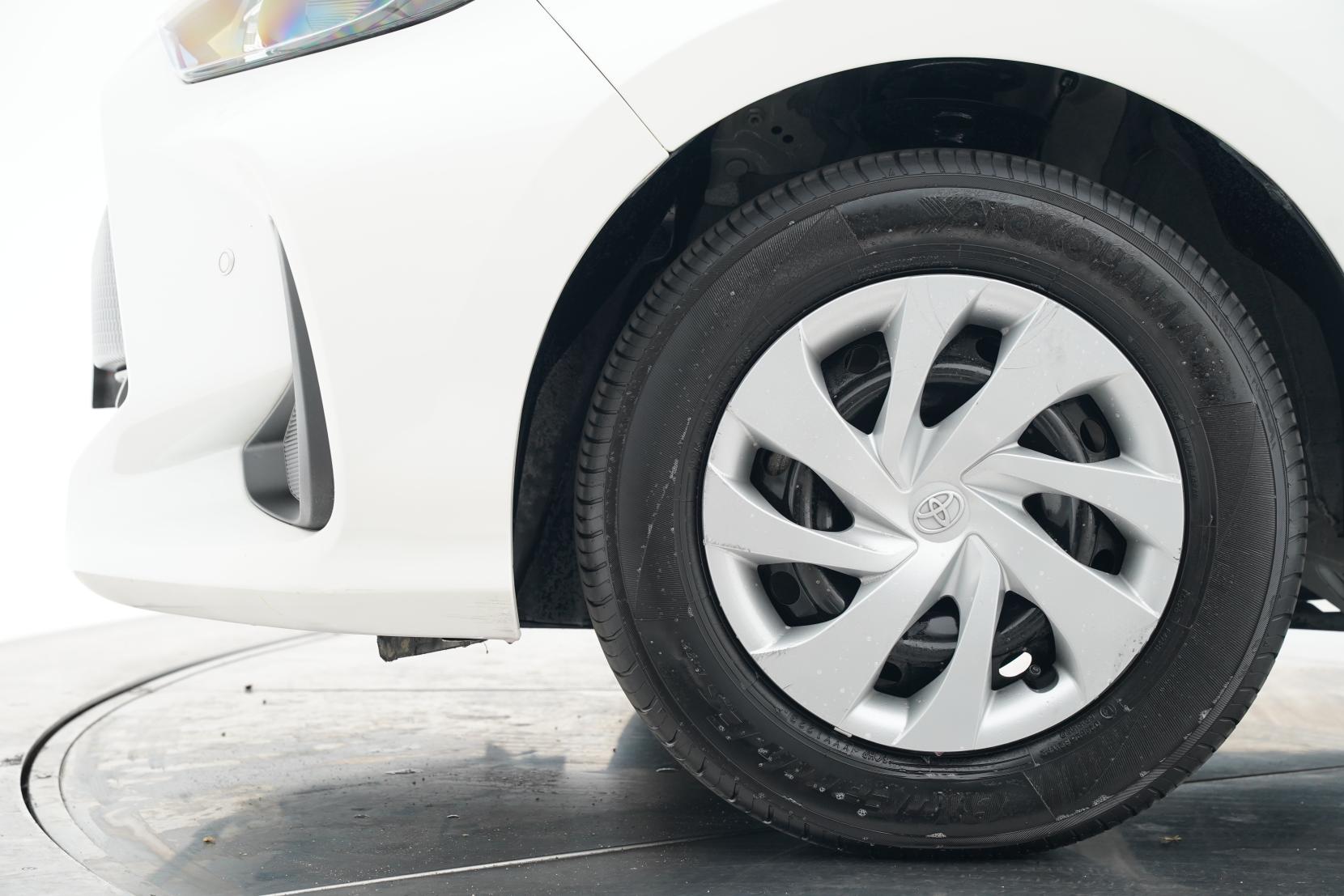 Toyota Yaris Hybrid X