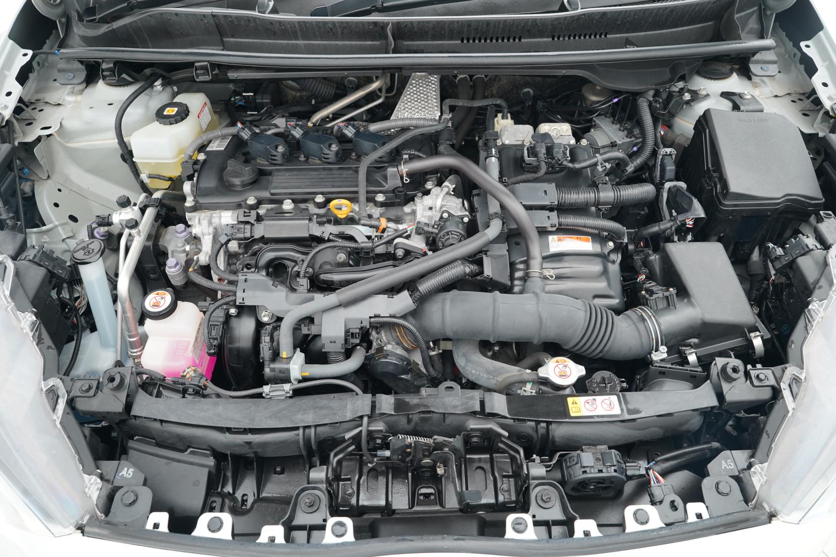 Toyota Yaris Hybrid X