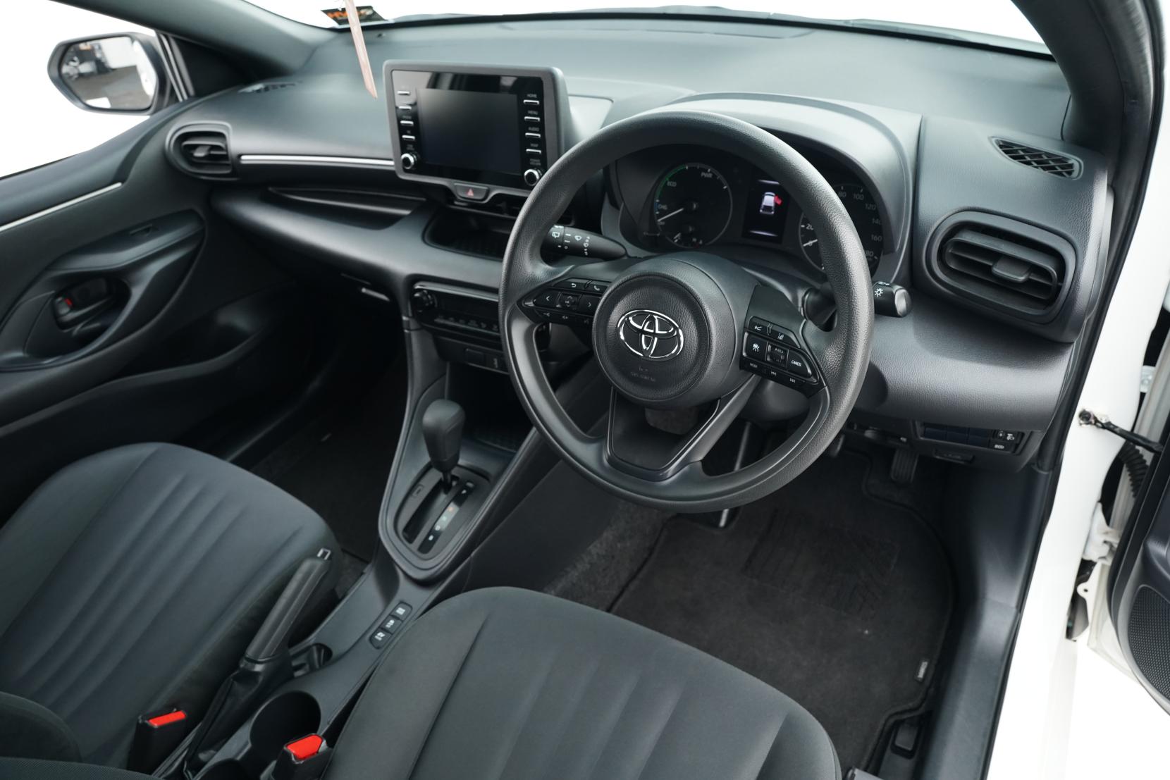 Toyota Yaris Hybrid X
