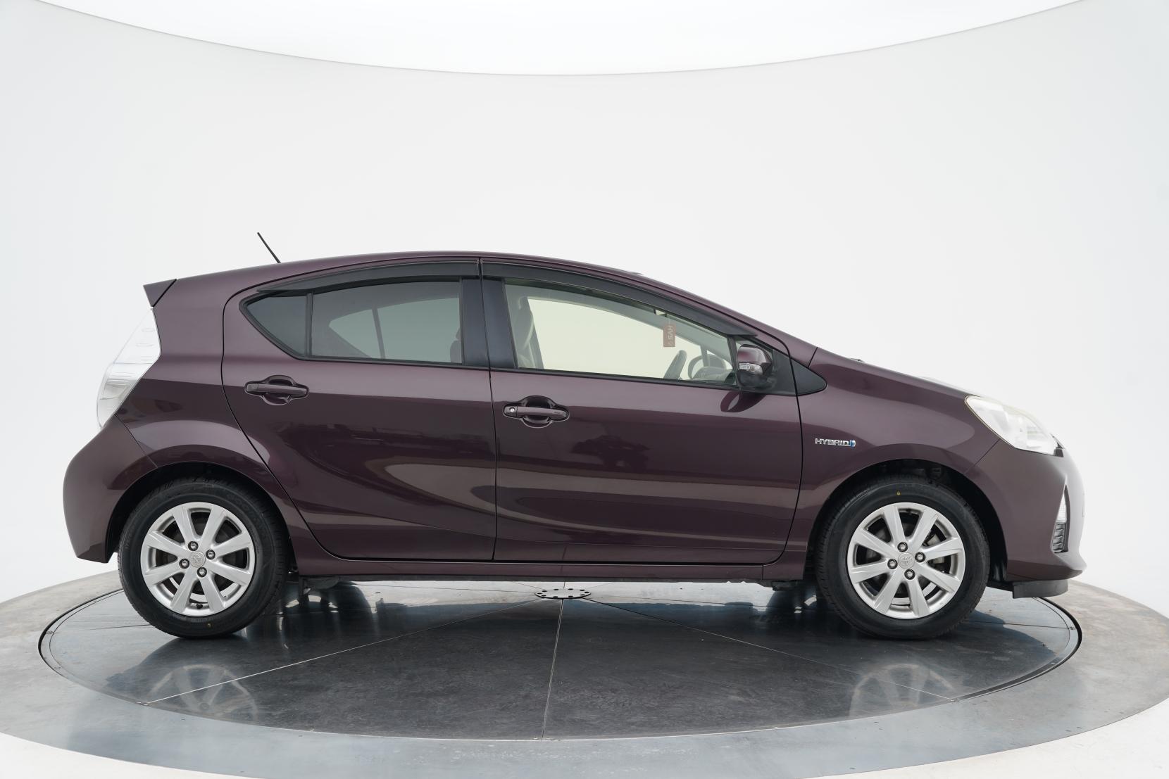 Toyota Aqua 1.5 G BLACK SOFT LEATHER SELECTION