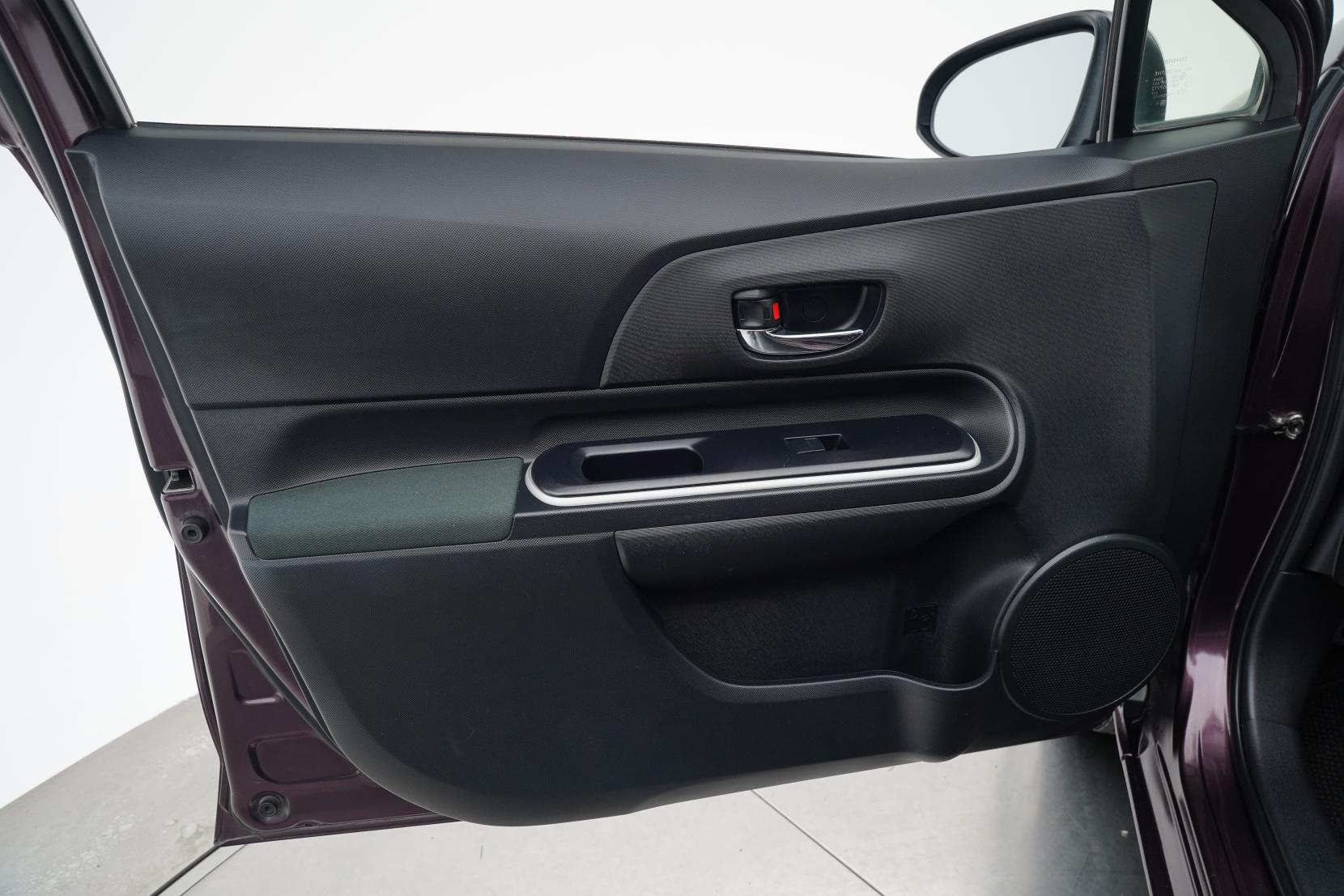 Toyota Aqua 1.5 G BLACK SOFT LEATHER SELECTION