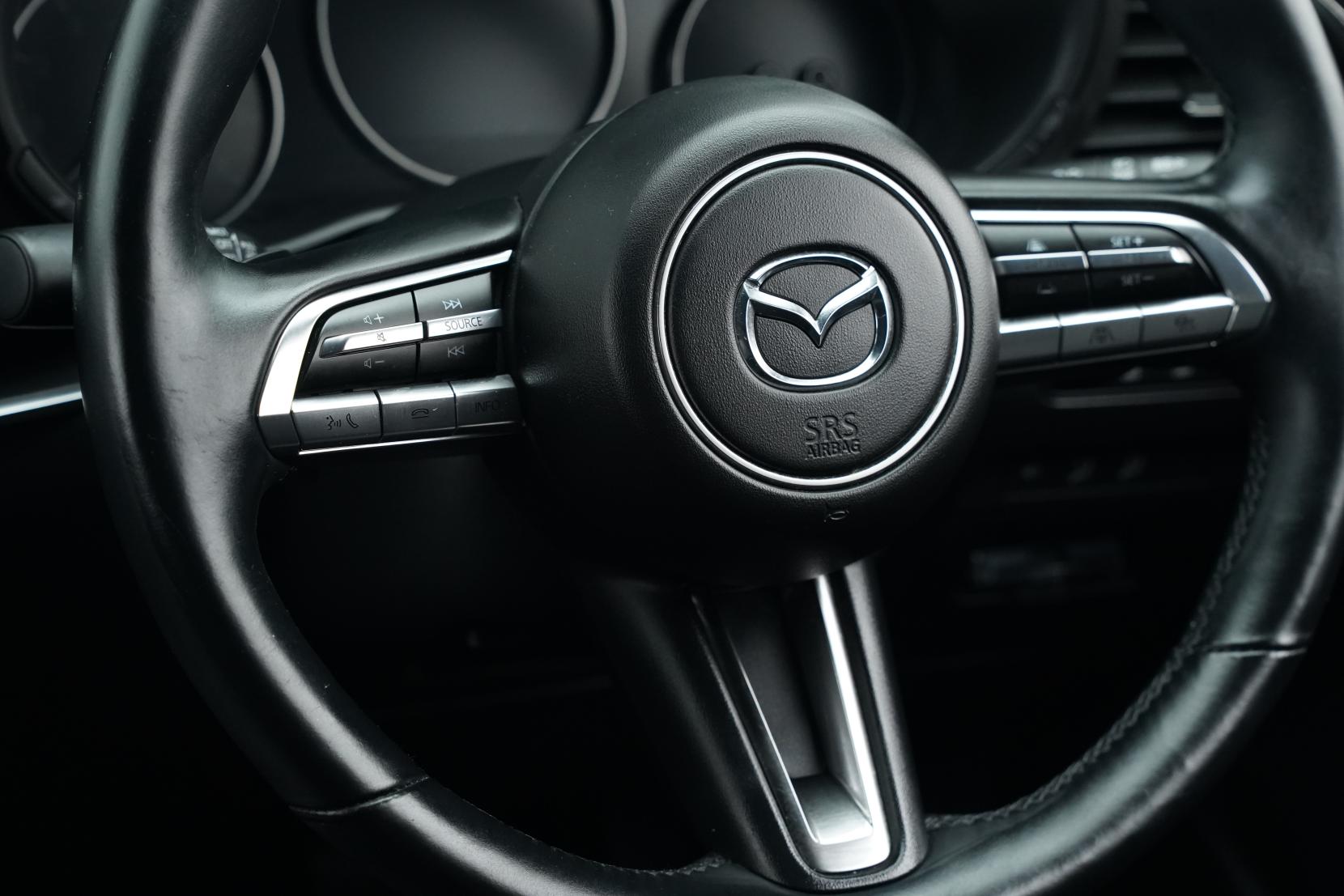 Mazda 3 2.0 Fastback 20S L