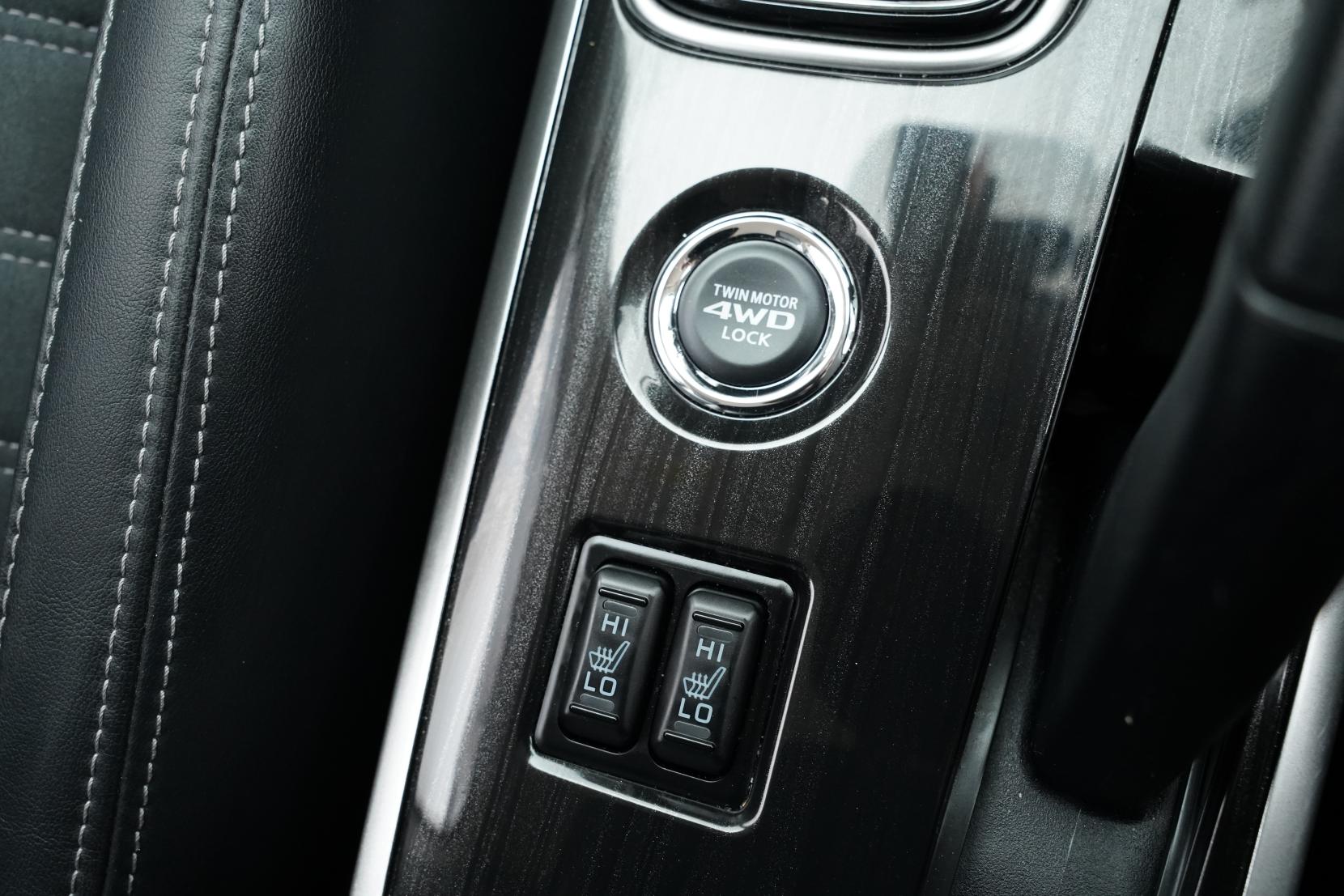 Mitsubishi Outlander 2.0 PHEV 4WD G SAFETY PACKAGE