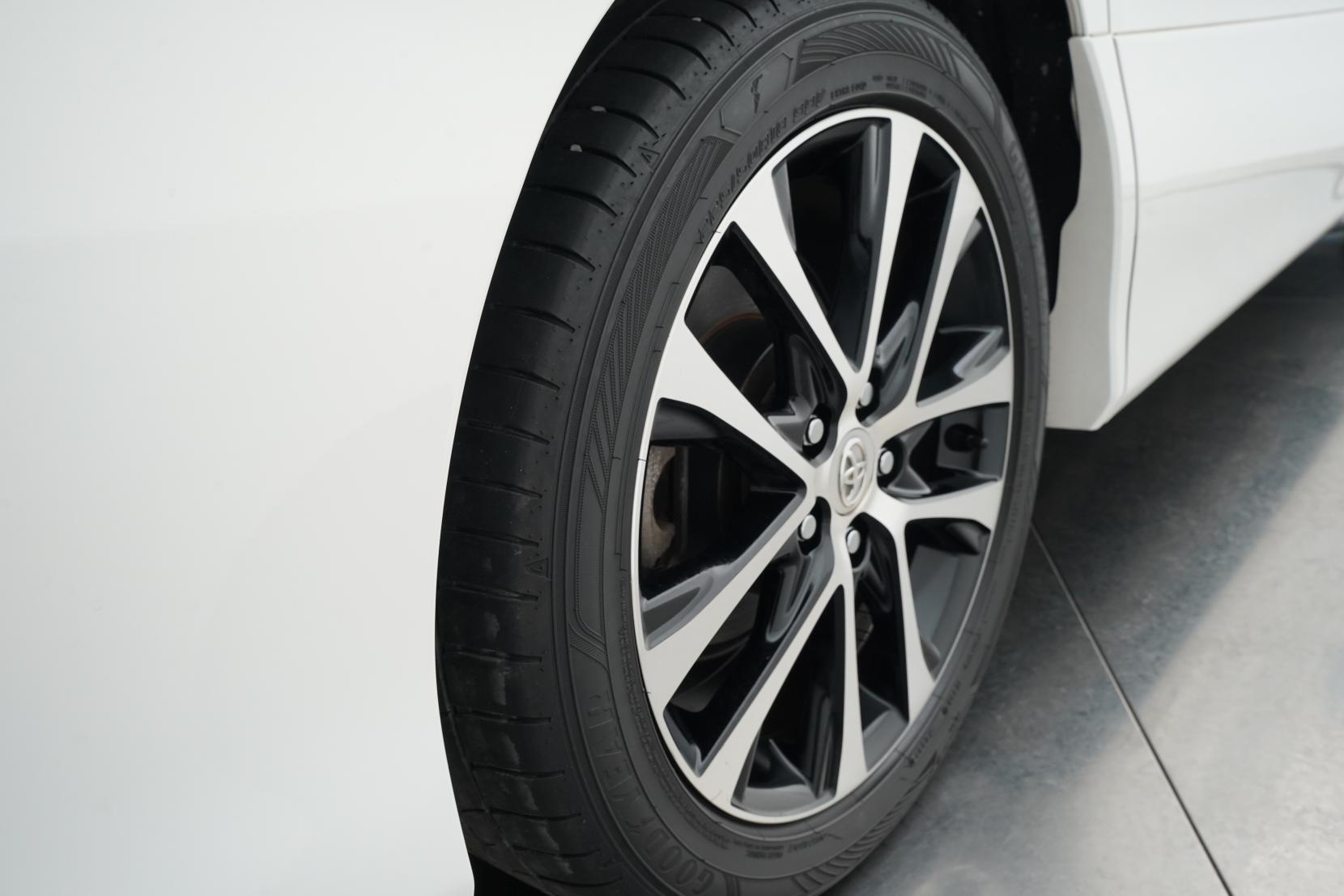 Toyota Estima 2.4 AERAS