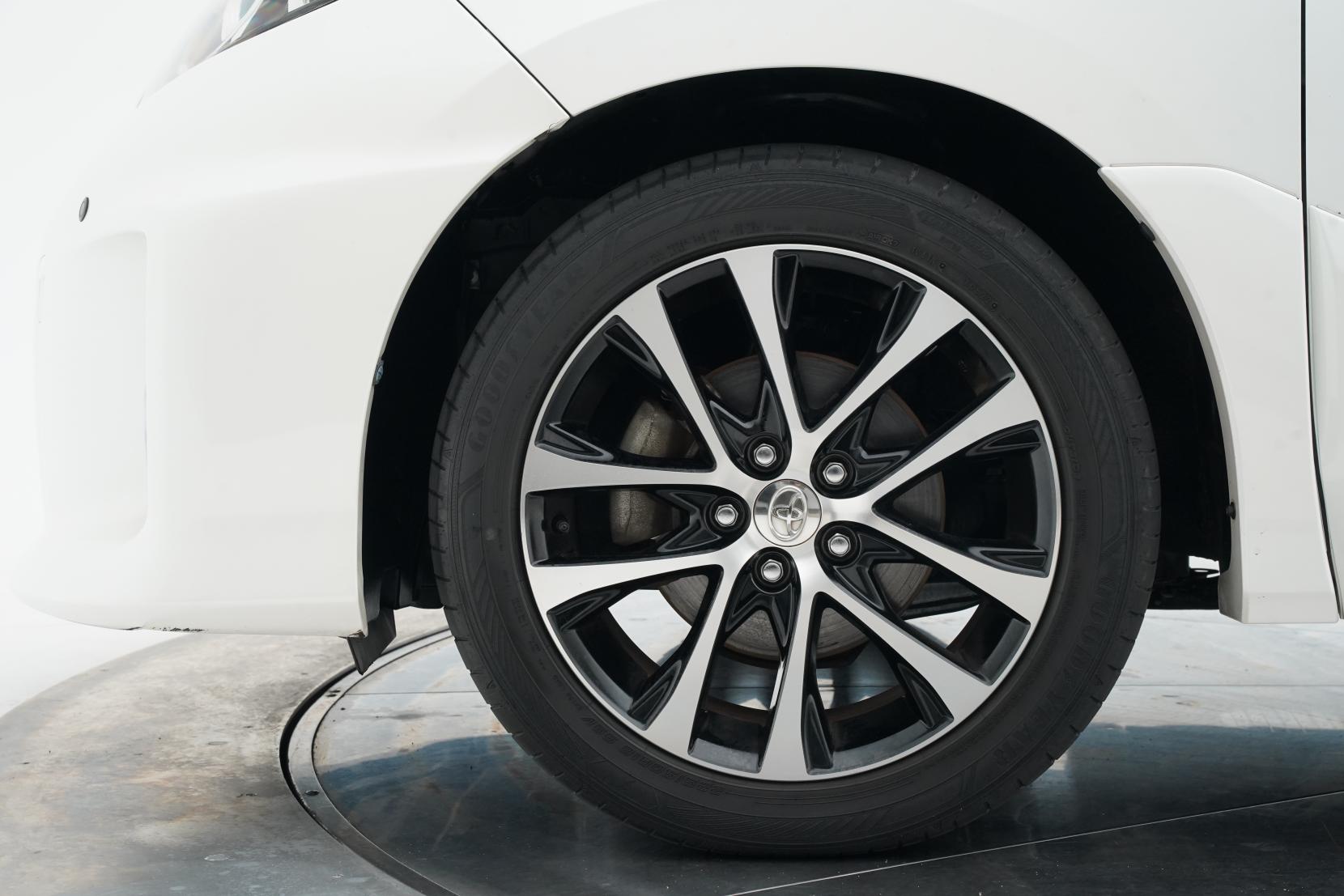 Toyota Estima 2.4 AERAS