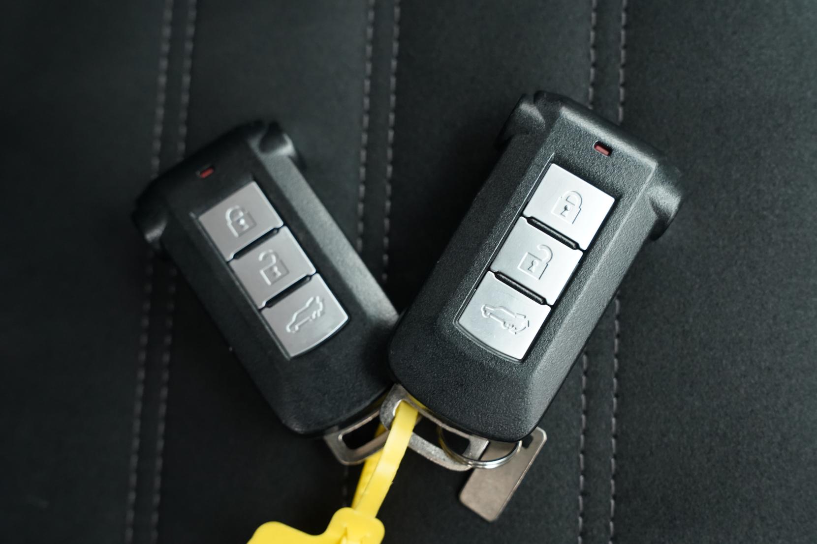 Mitsubishi Outlander 2.4 PHEV Phev G 4WD 