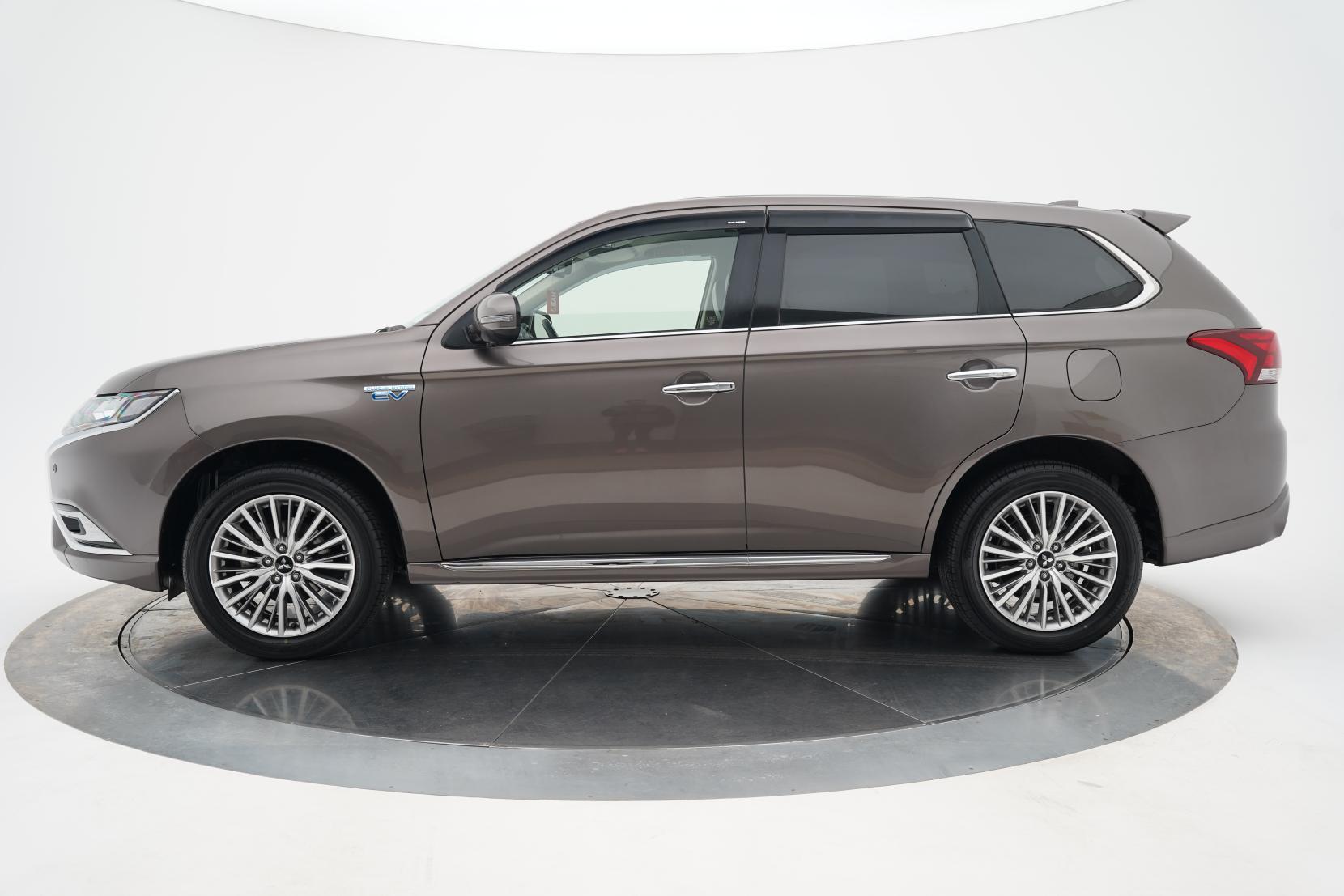 Mitsubishi Outlander 2.4 PHEV Phev G 4WD 