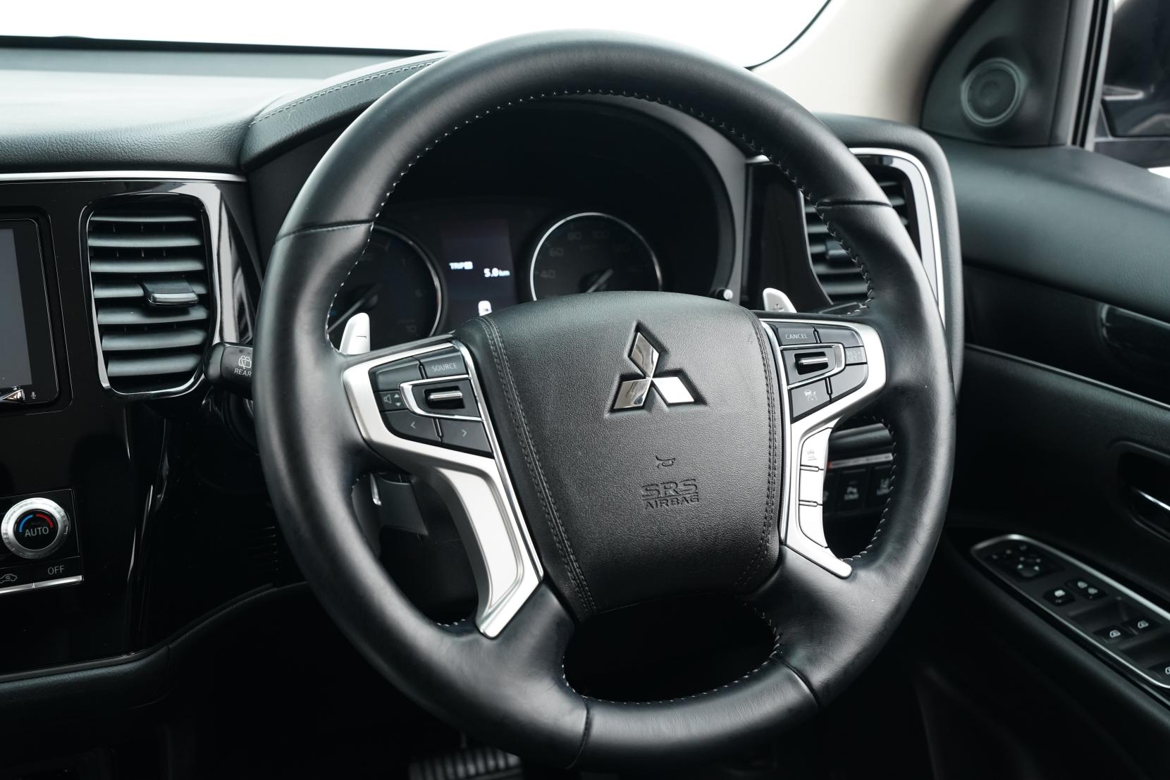 Mitsubishi Outlander 2.4 PHEV Phev G 4WD 