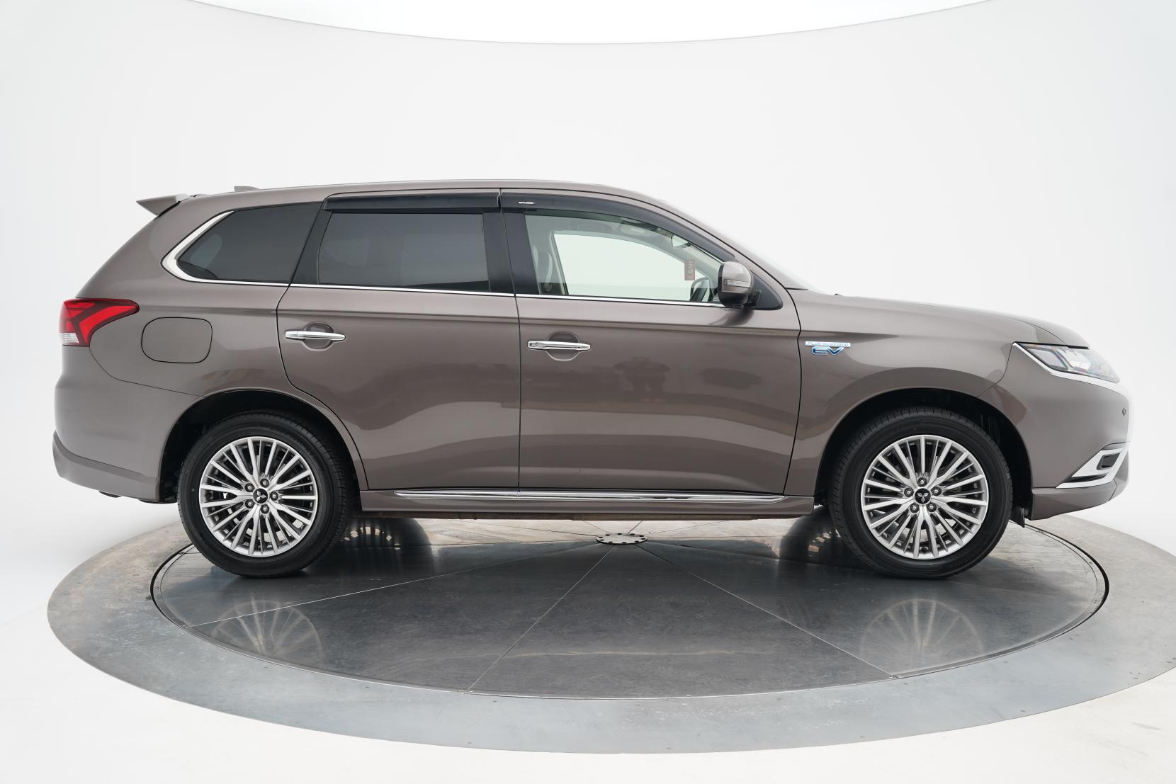 Mitsubishi Outlander 2.4 PHEV Phev G 4WD 