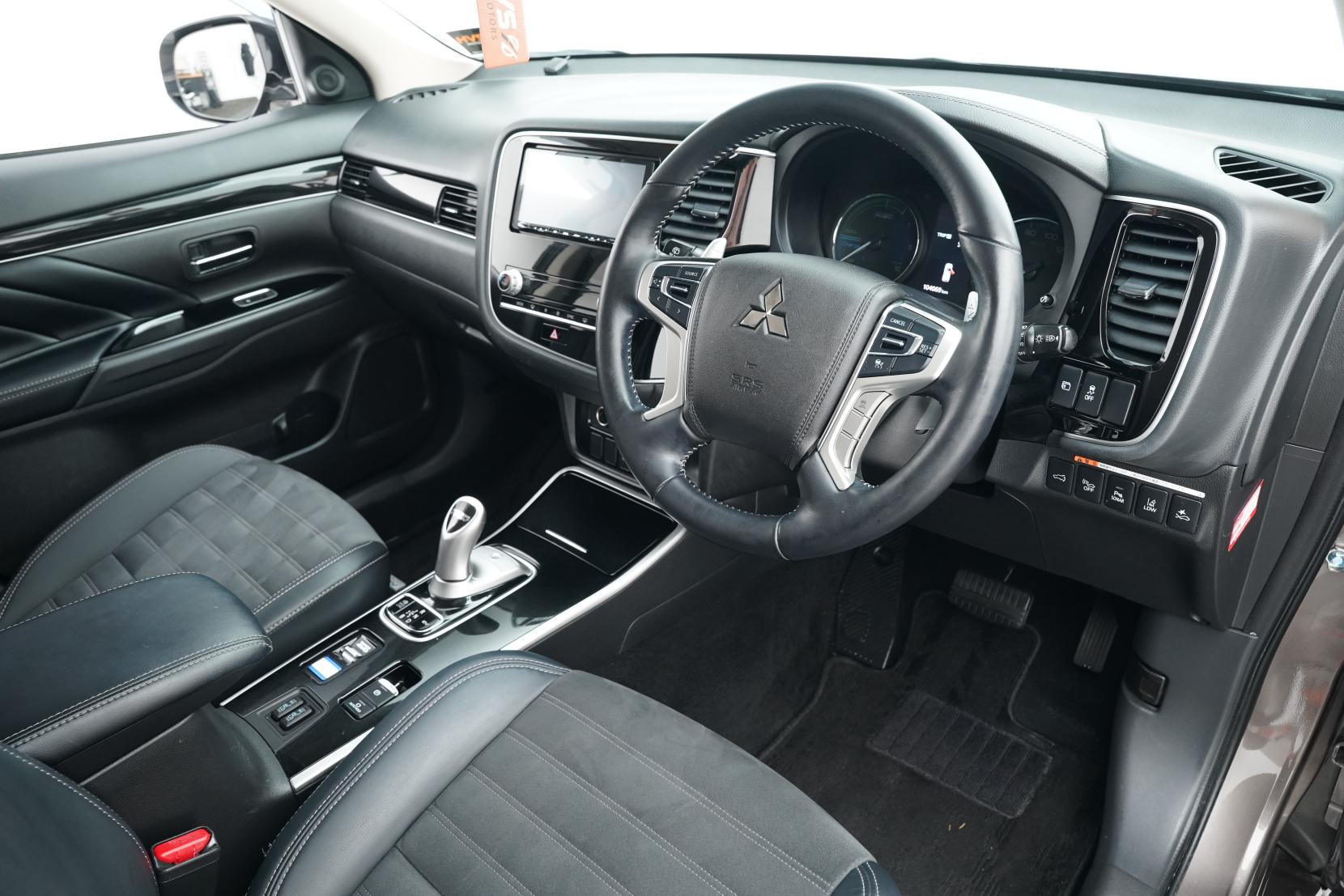Mitsubishi Outlander 2.4 PHEV Phev G 4WD 