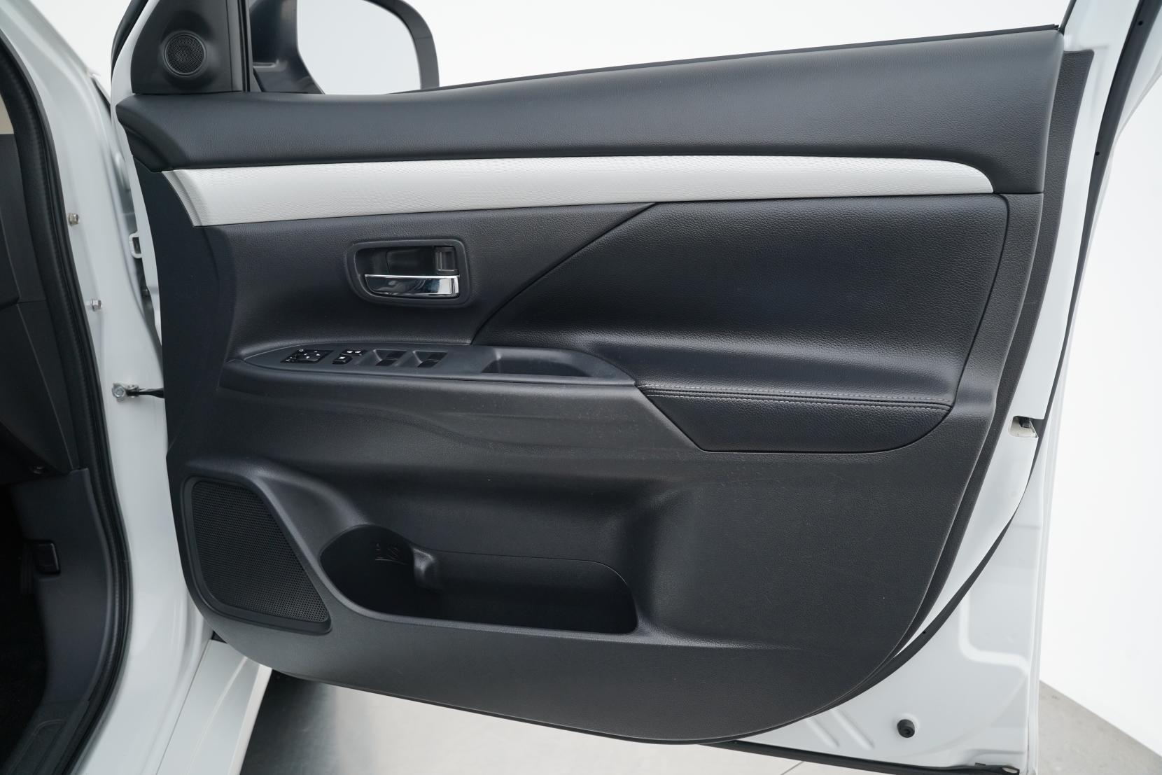 Mitsubishi Outlander 2.4 PHEV 4WD G