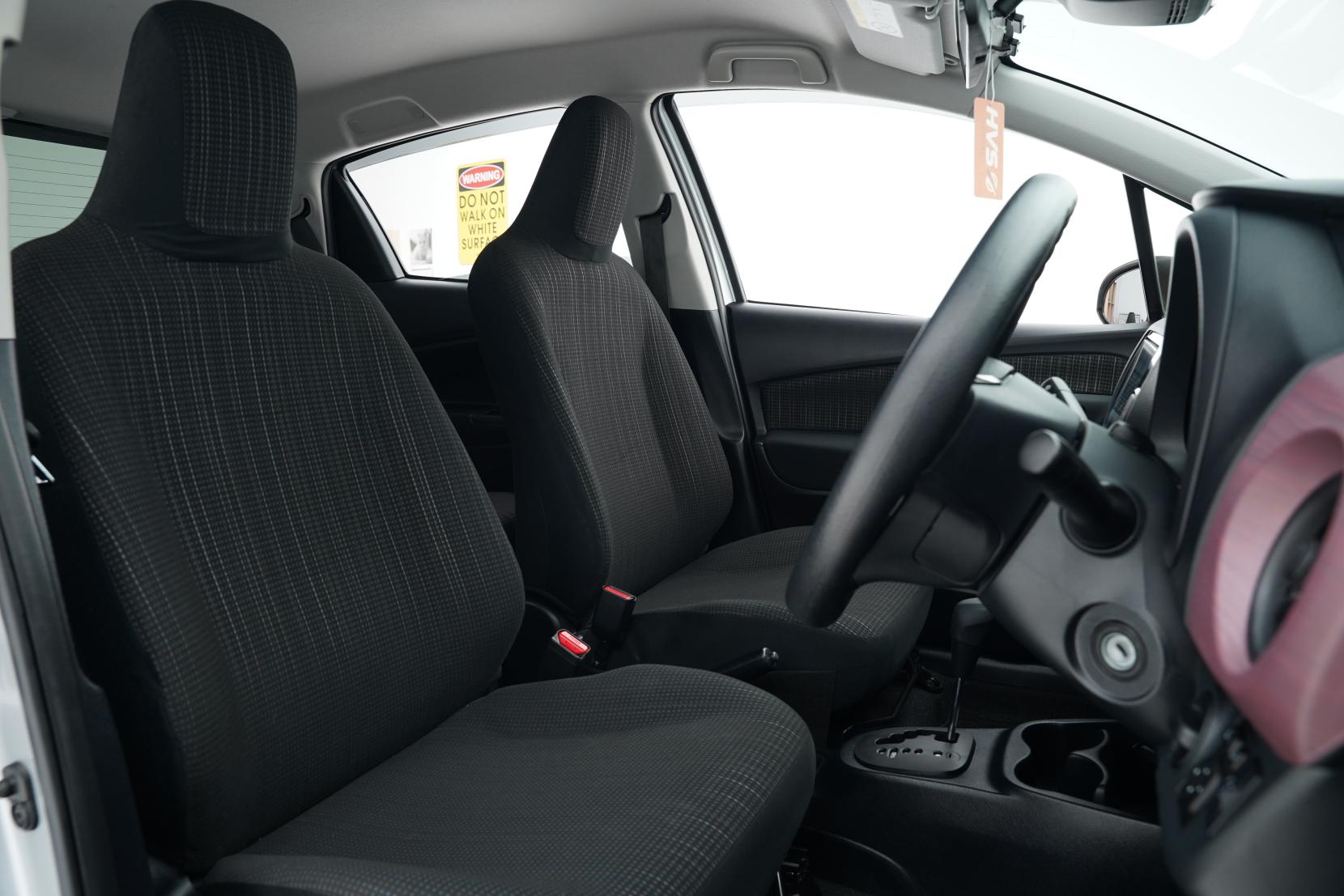 Toyota Vitz 1.3 F
