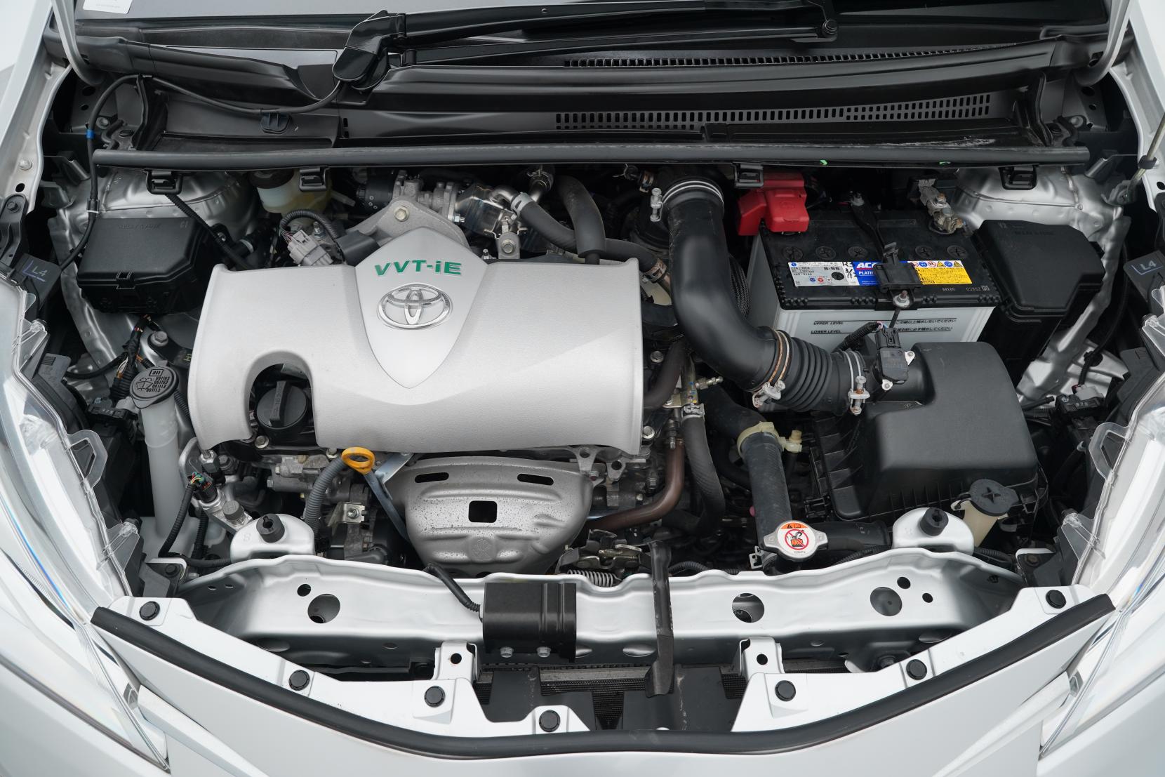 Toyota Vitz 1.3 F