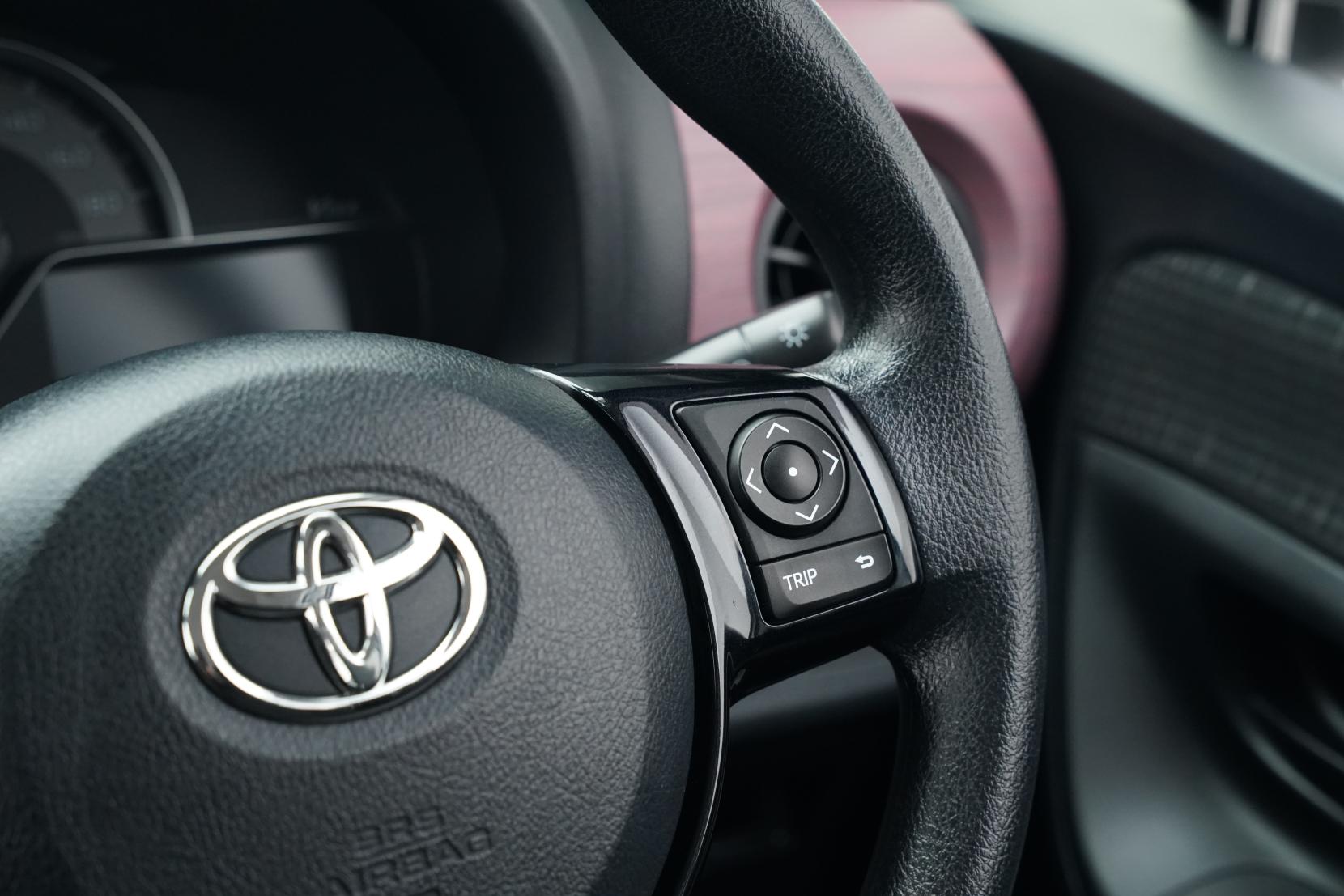 Toyota Vitz 1.3 F