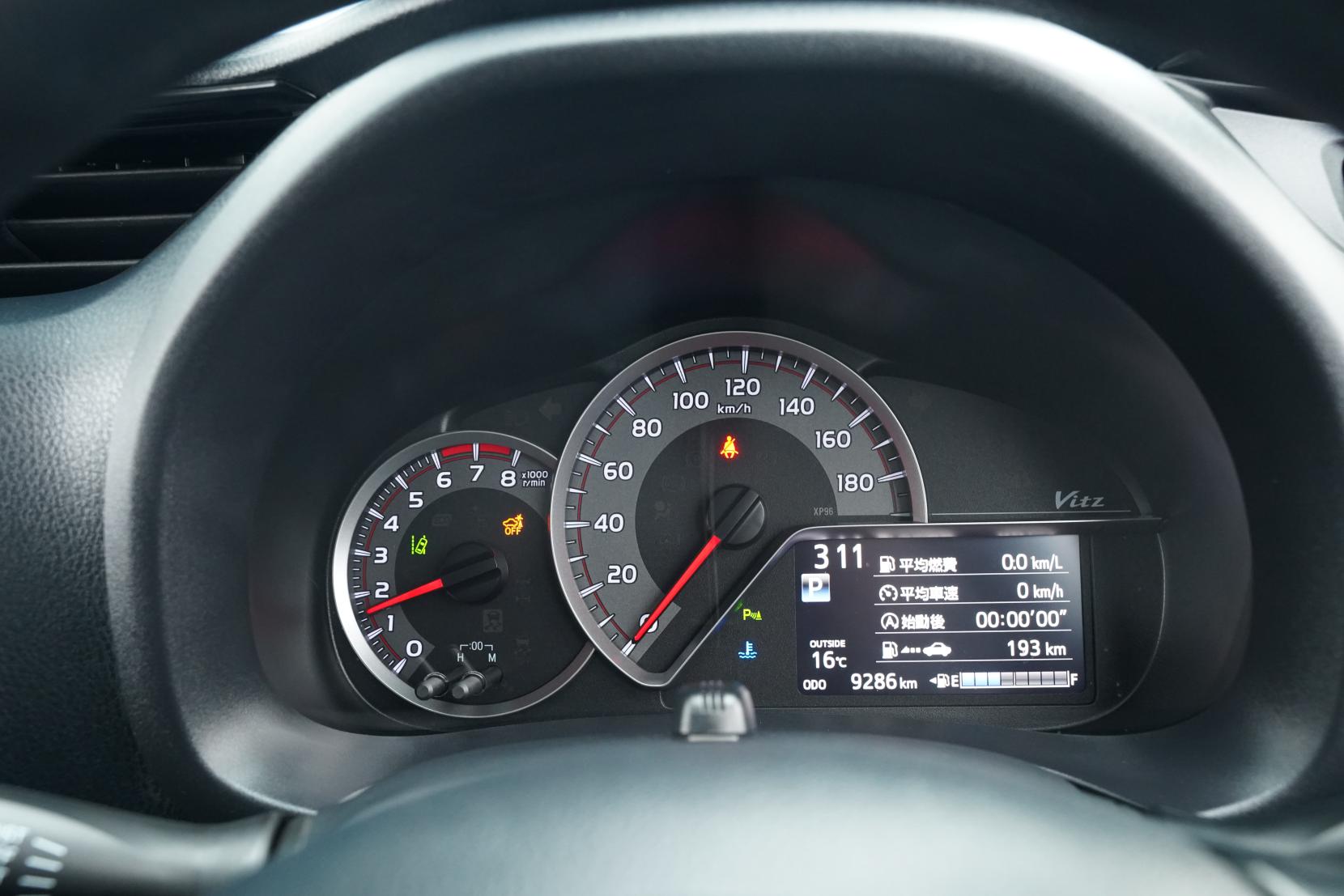 Toyota Vitz 1.3 F