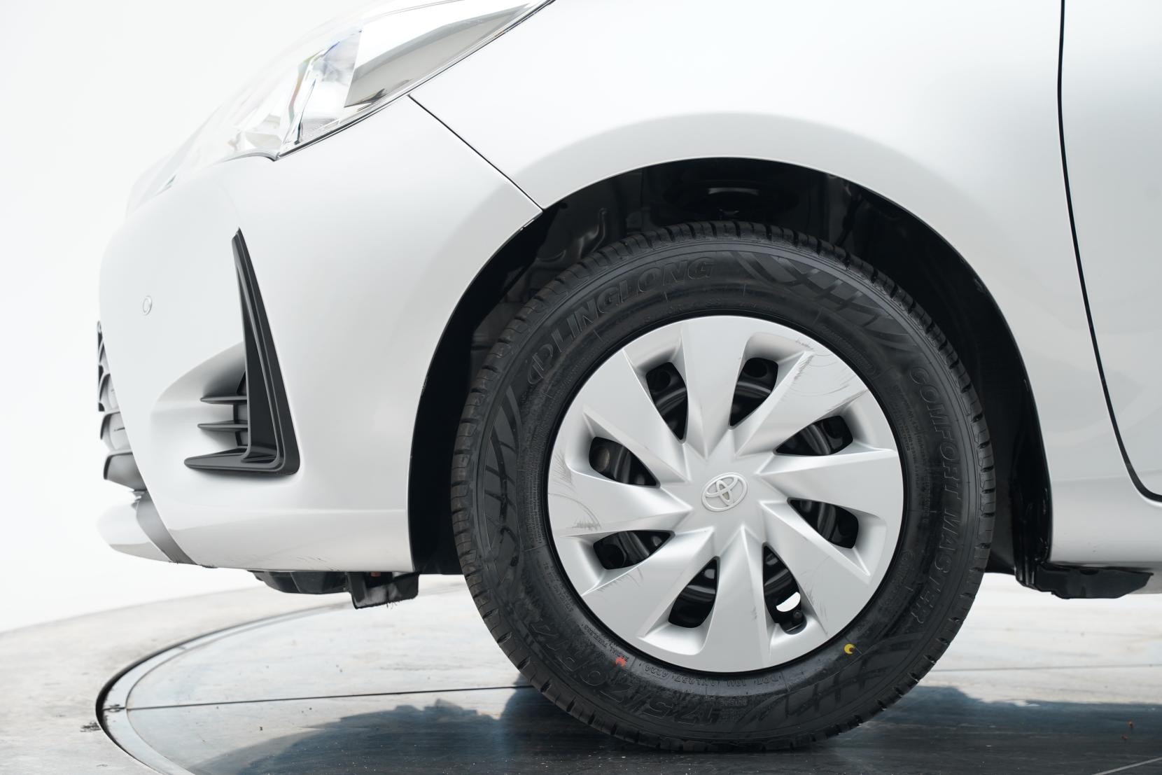 Toyota Vitz 1.3 F