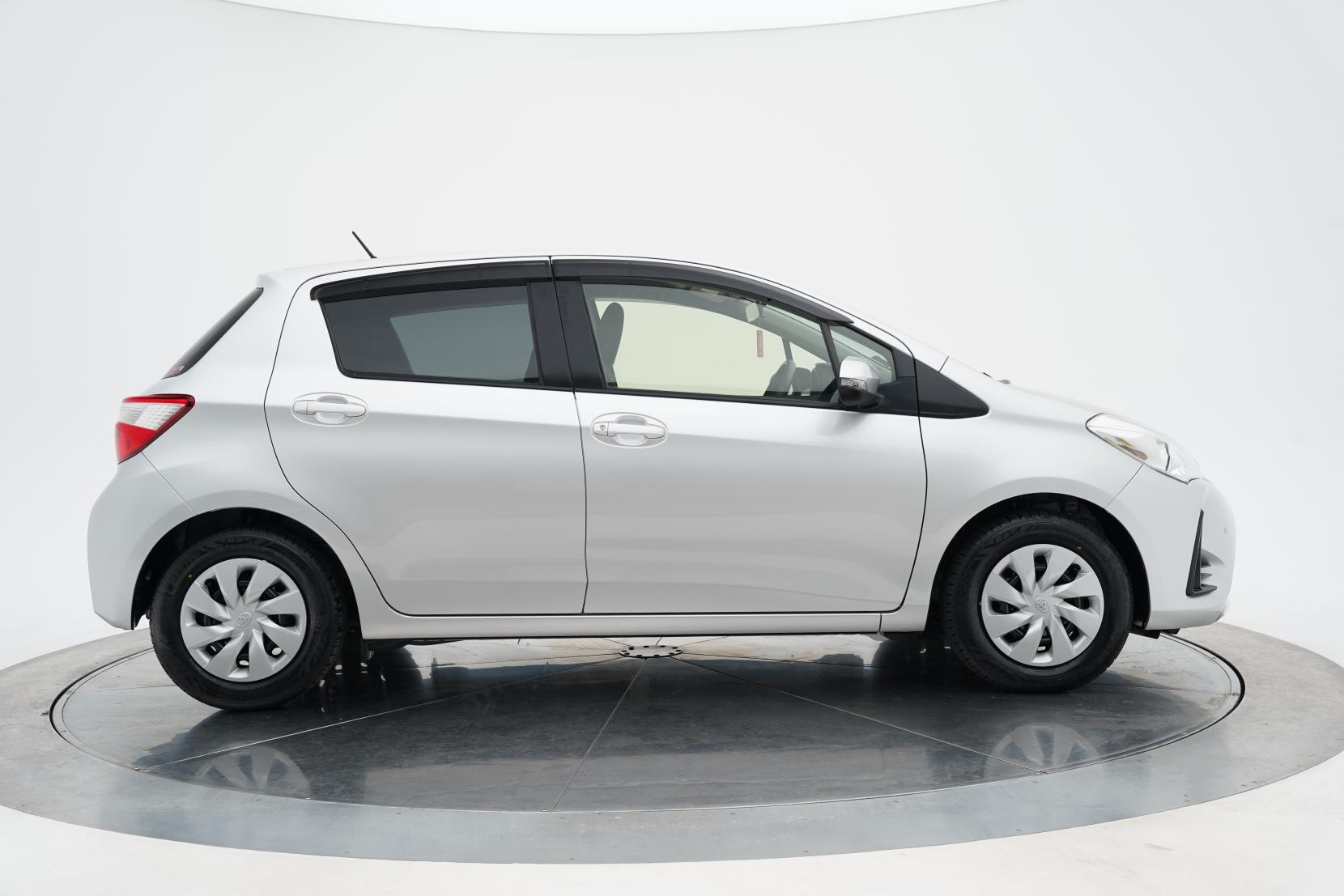 Toyota Vitz 1.3 F
