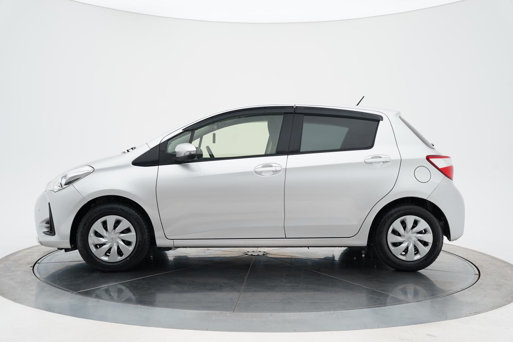 Toyota Vitz 1.3 F