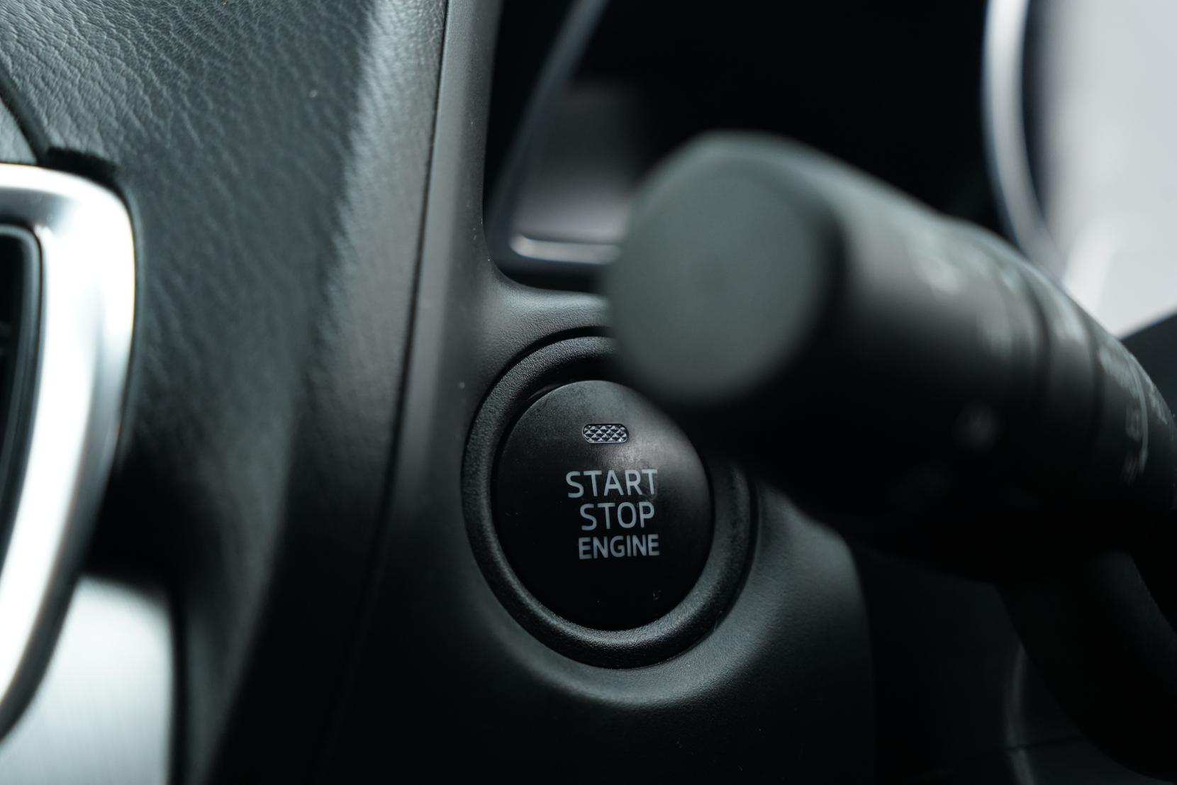 Mazda Axela 2.0 SPORT 20S TOURING