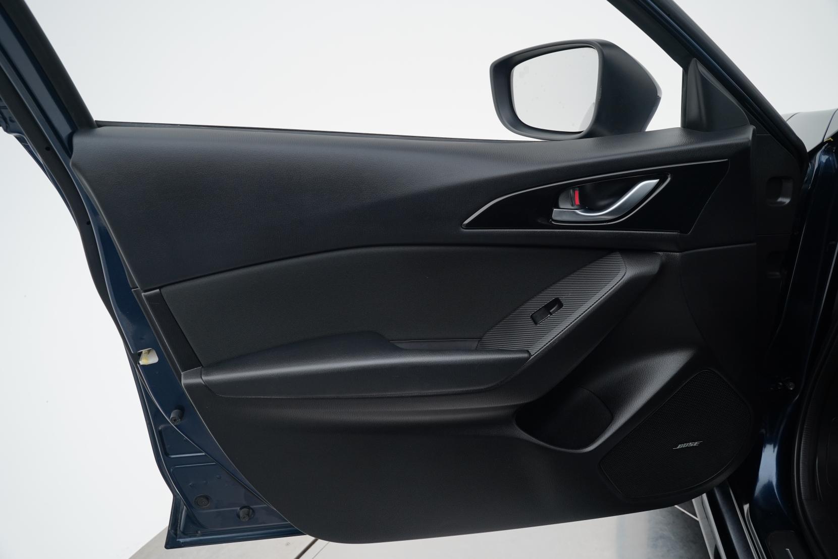 Mazda Axela 2.0 SPORT 20S TOURING