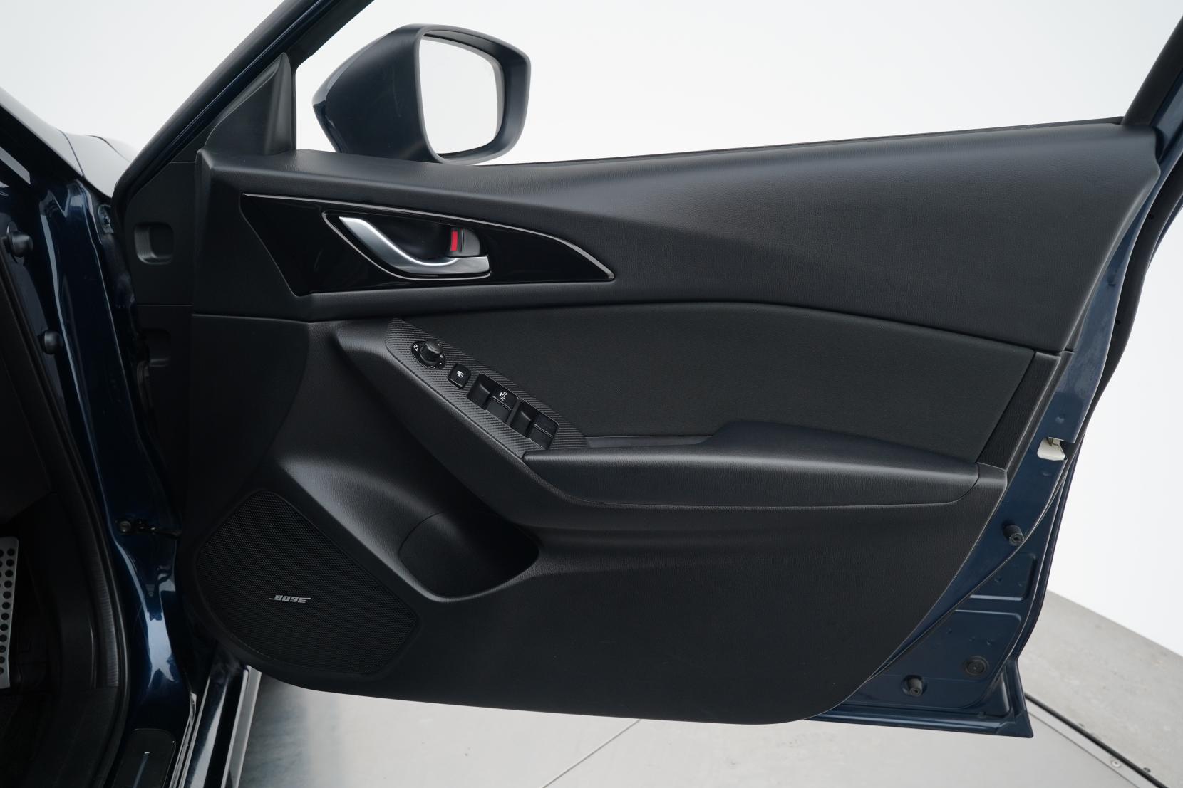 Mazda Axela 2.0 SPORT 20S TOURING