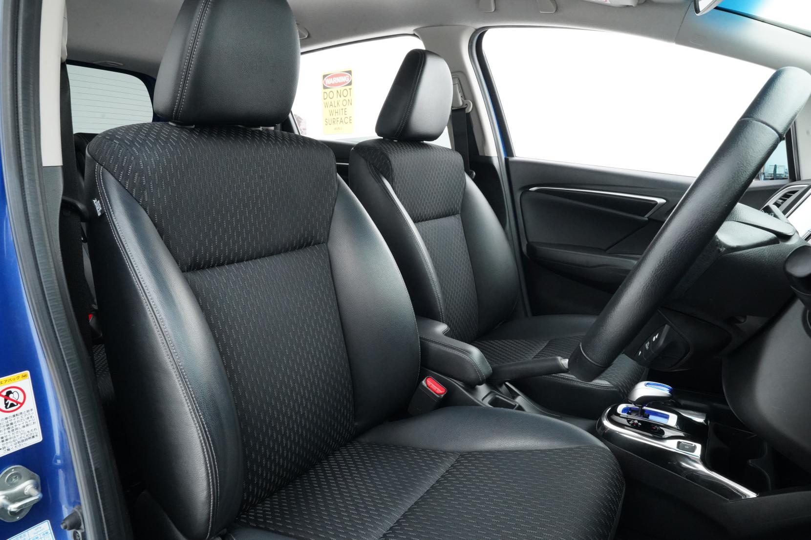 Honda Fit 1.5 Hybrid L PACKAGE