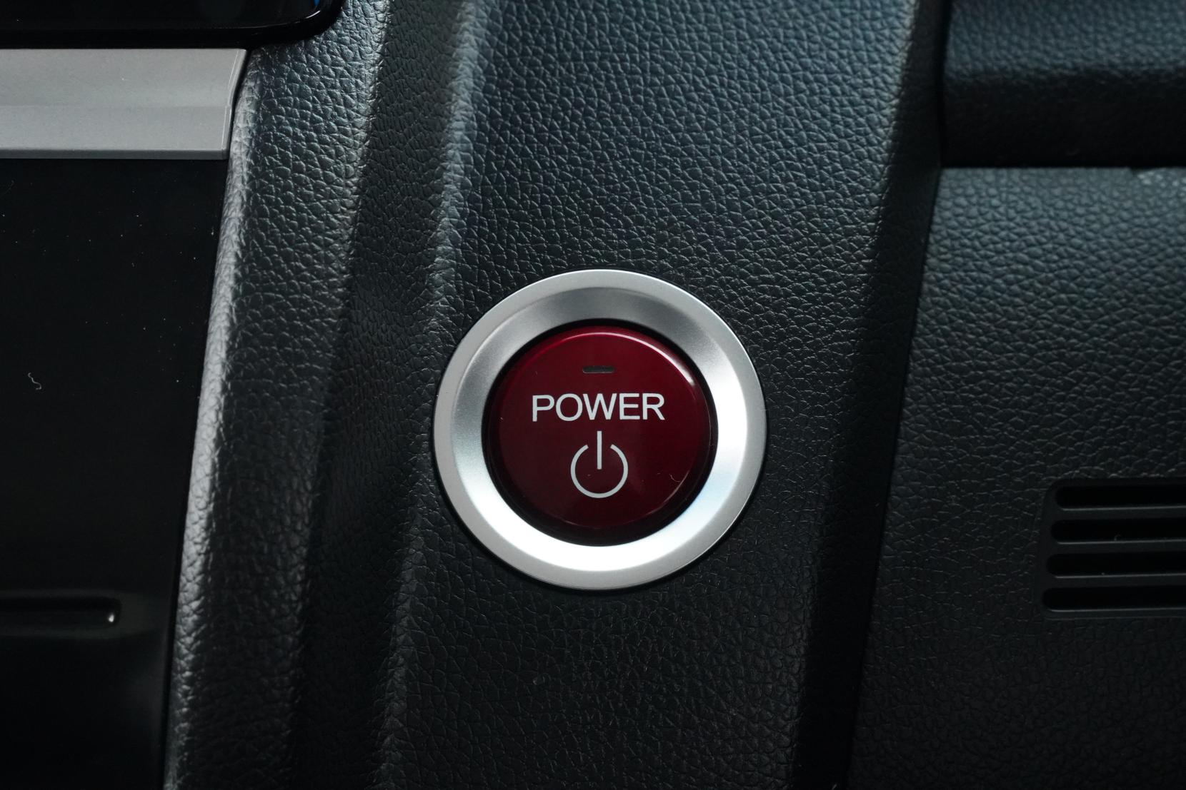 Honda Fit 1.5 Hybrid L PACKAGE