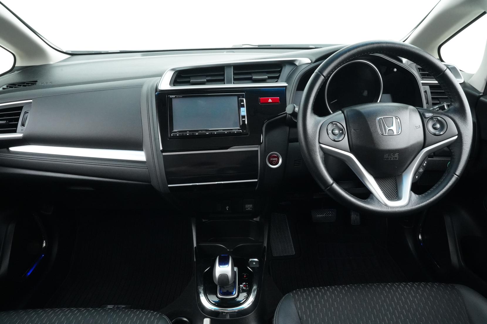 Honda Fit 1.5 Hybrid L PACKAGE