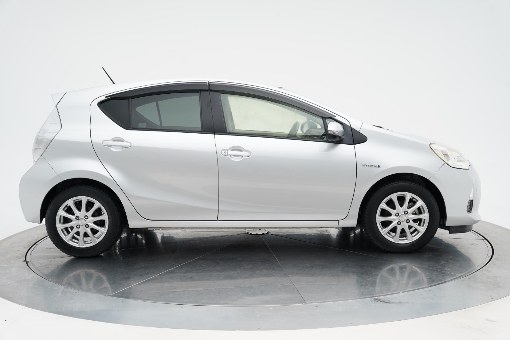 Toyota Aqua 1.5 G PUSH START