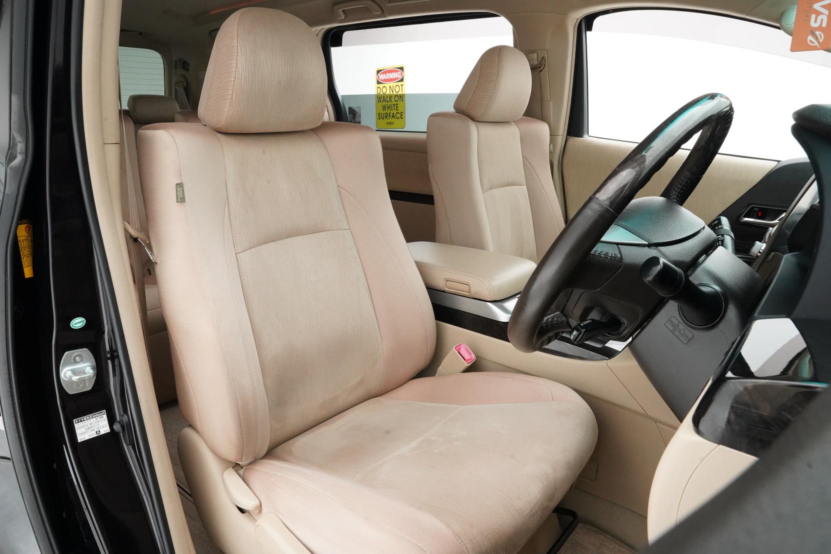 Toyota Vellfire 2.4 HYBRID X 4WD