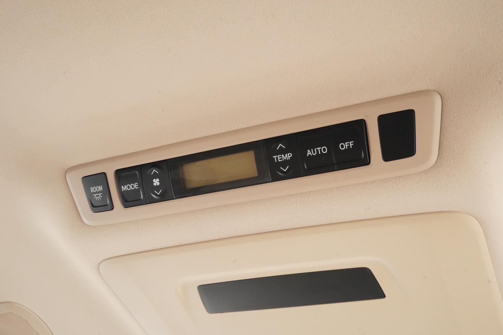 Toyota Vellfire 2.4 HYBRID X 4WD