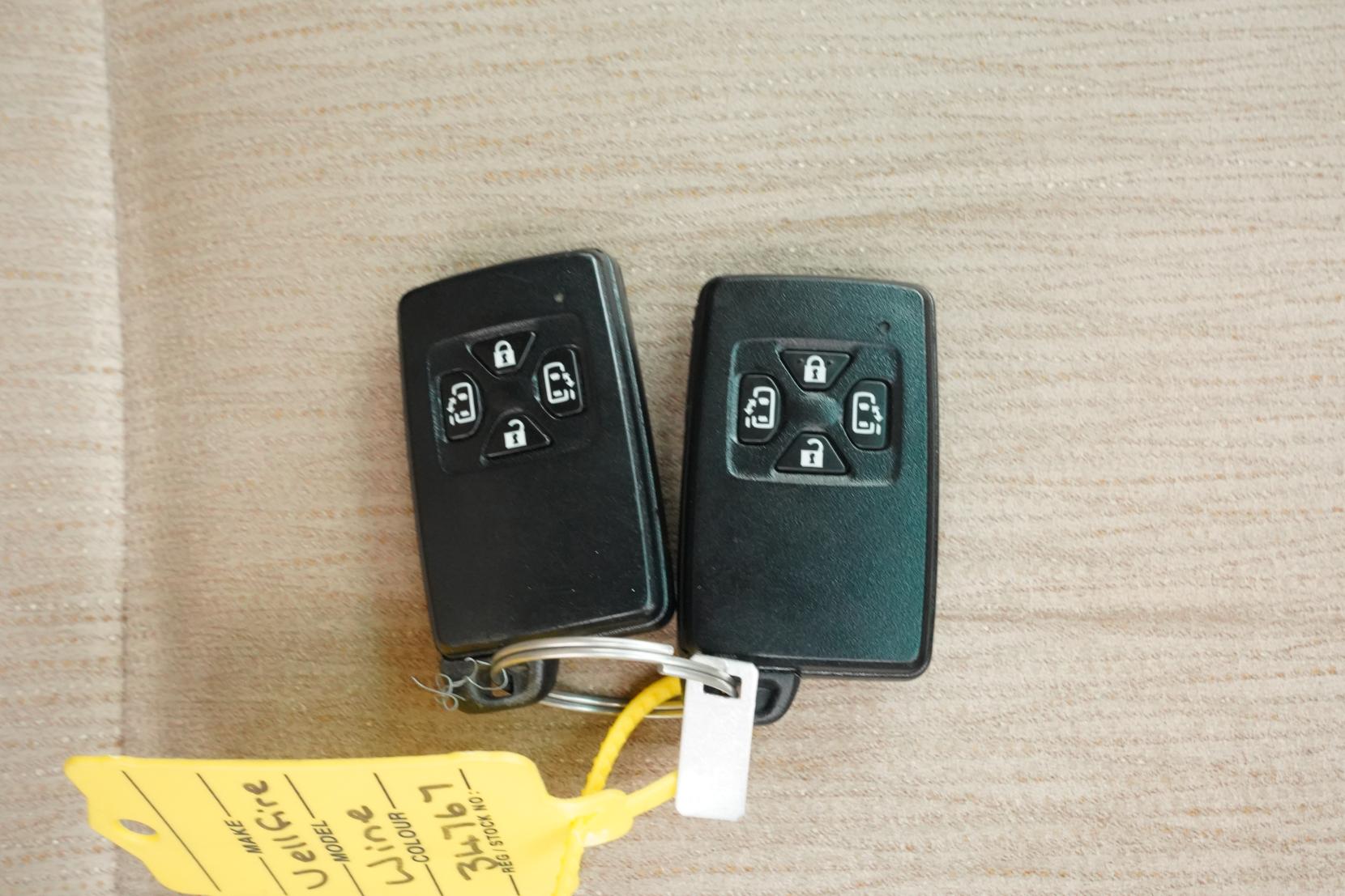 Toyota Vellfire 2.4 HYBRID X 4WD