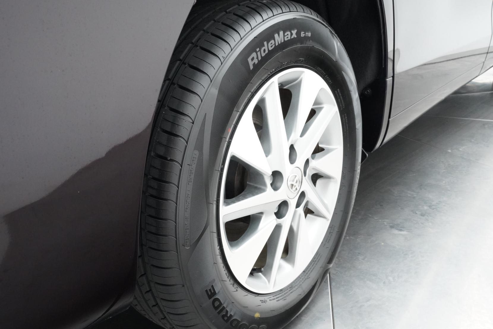 Toyota Vellfire 2.4 HYBRID X 4WD