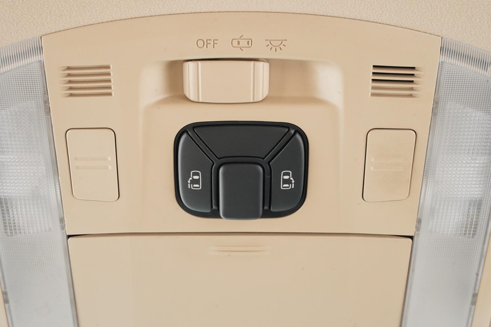 Toyota Vellfire 2.4 HYBRID X 4WD