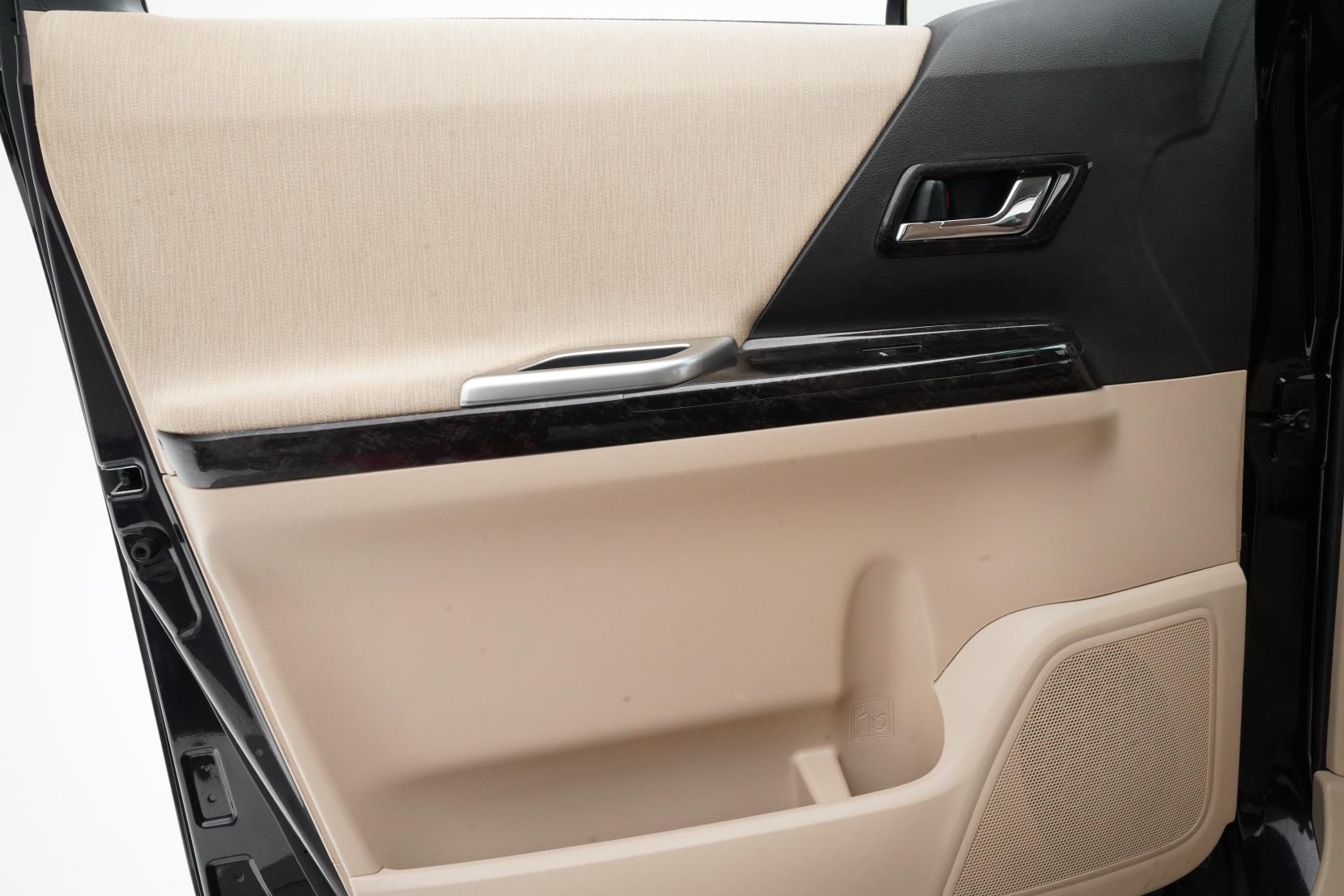 Toyota Vellfire 2.4 HYBRID X 4WD