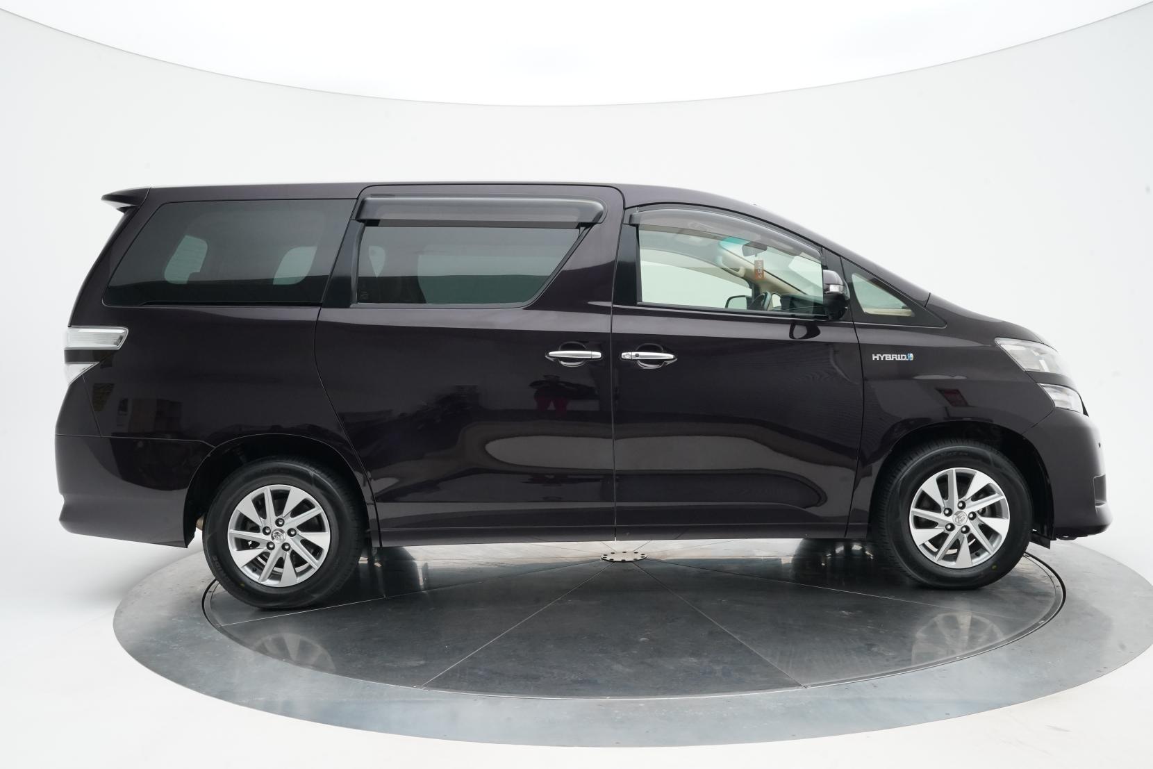 Toyota Vellfire 2.4 HYBRID X 4WD