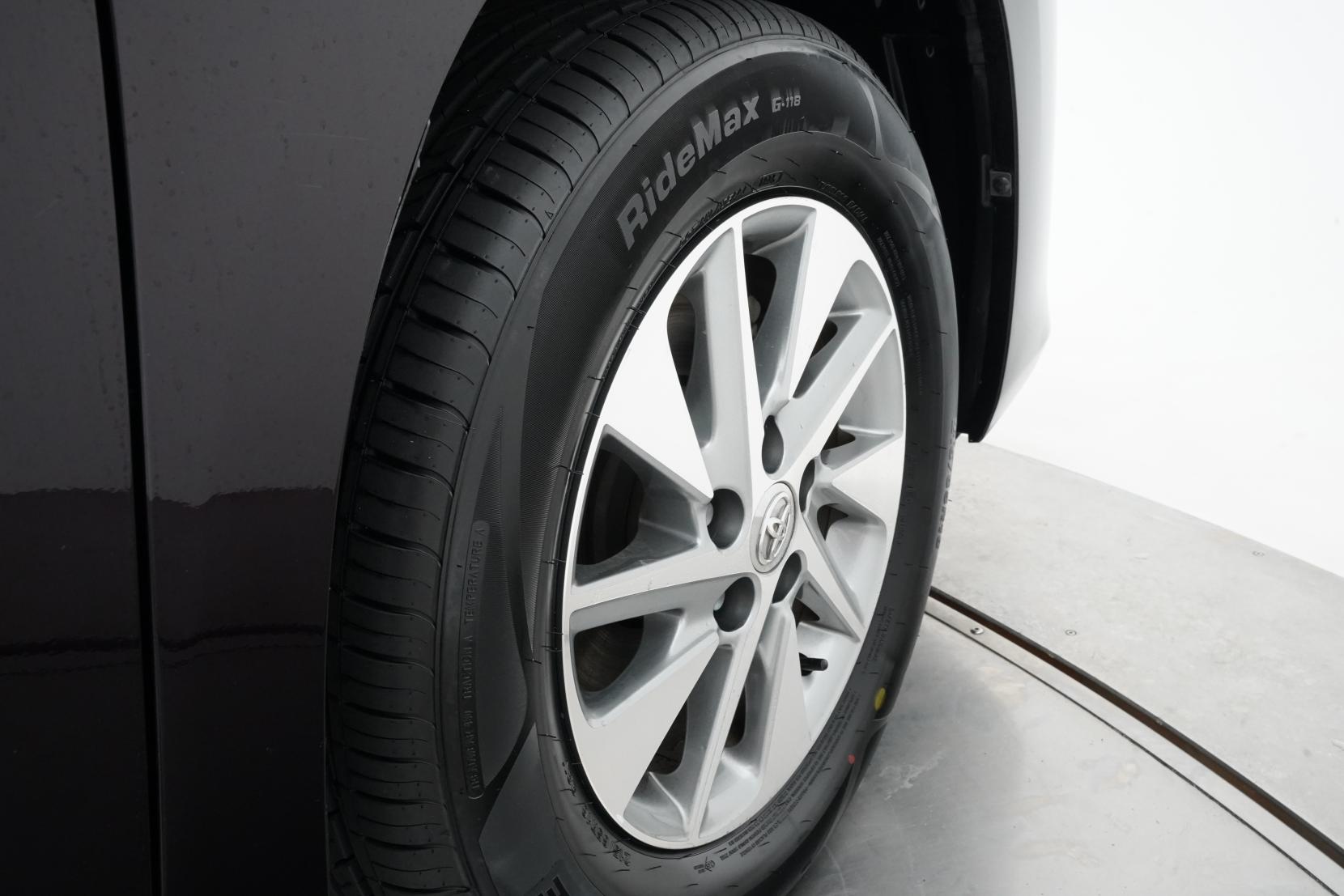 Toyota Vellfire 2.4 HYBRID X 4WD