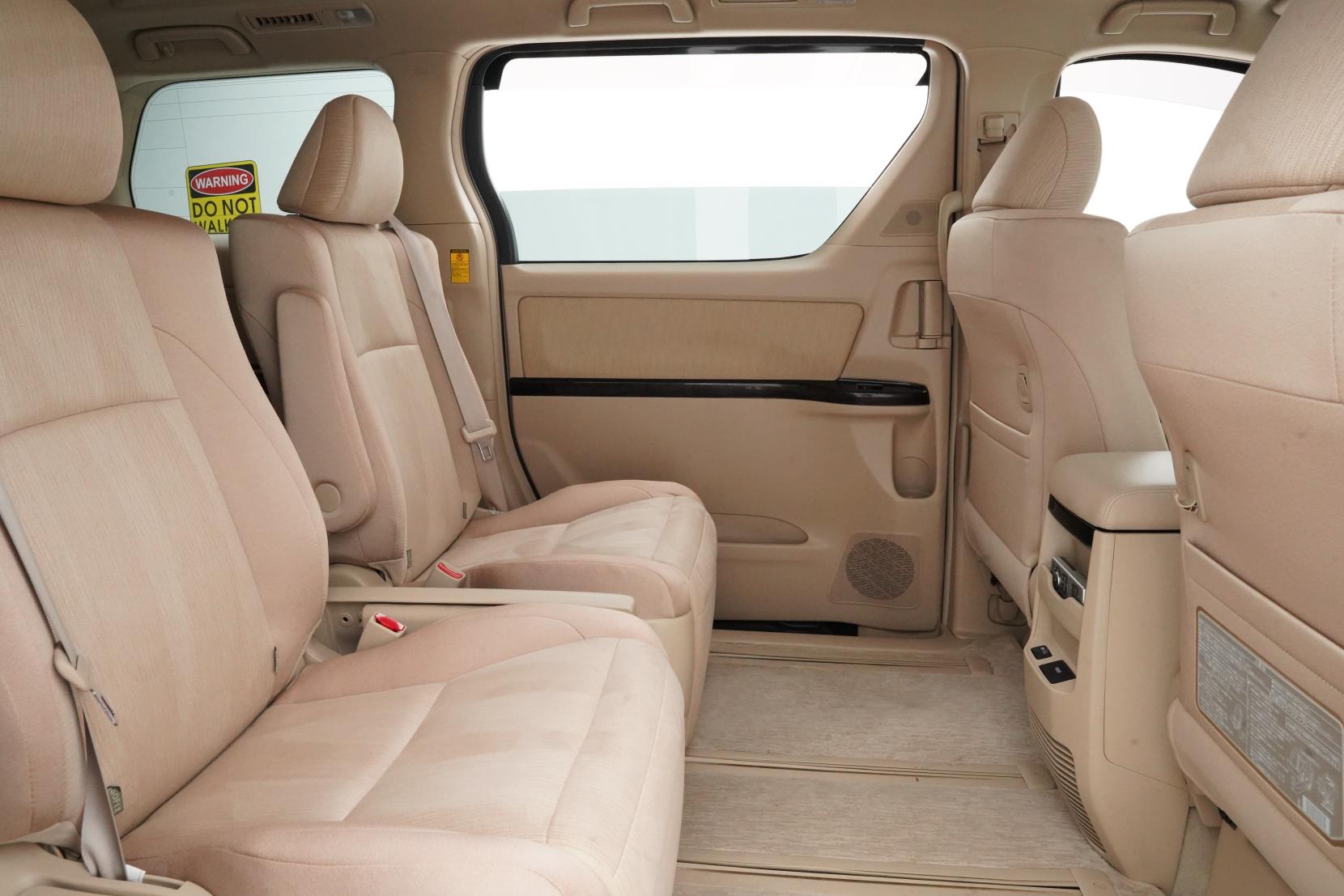 Toyota Vellfire 2.4 HYBRID X 4WD