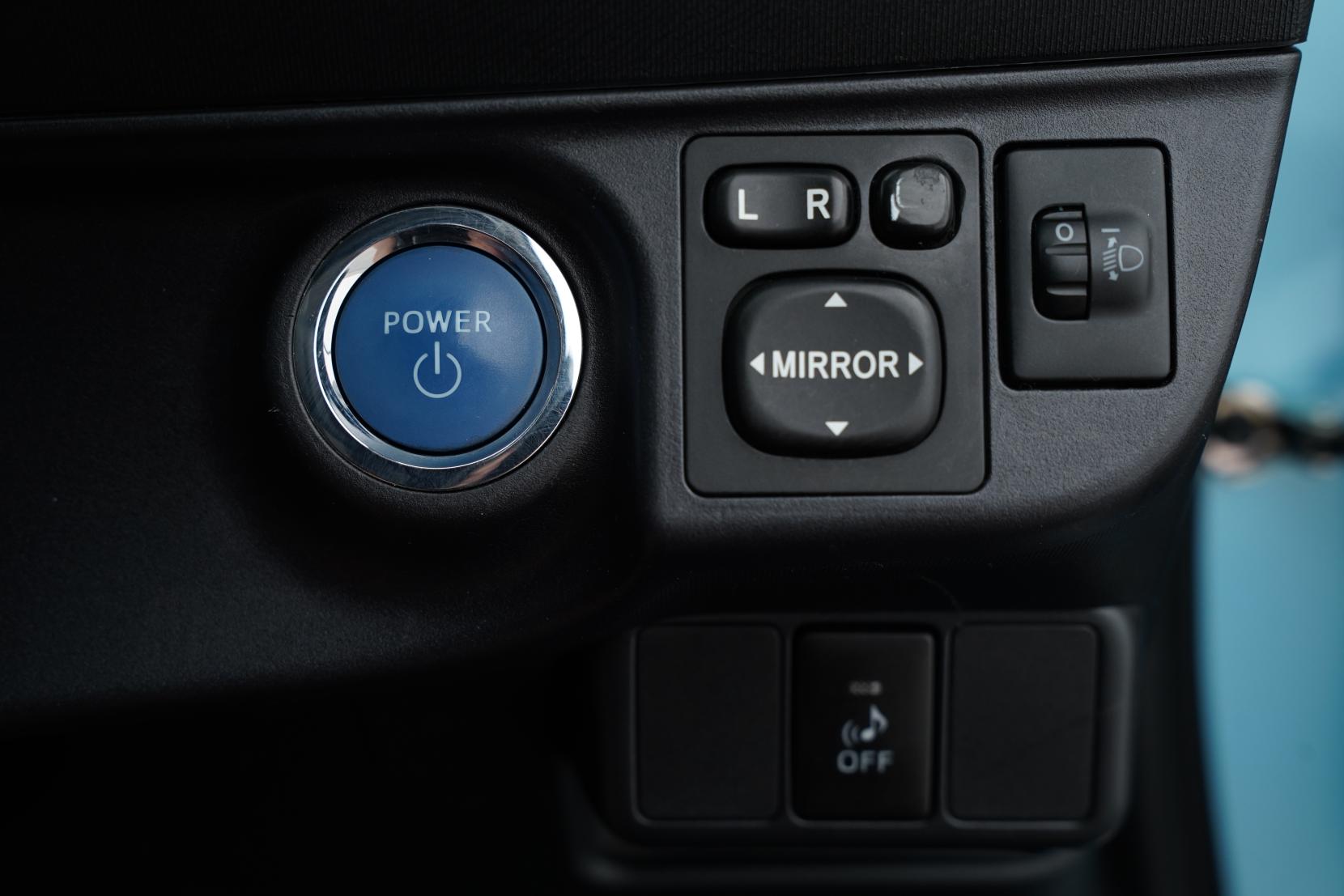 Toyota Aqua 1.5 Hybrid G