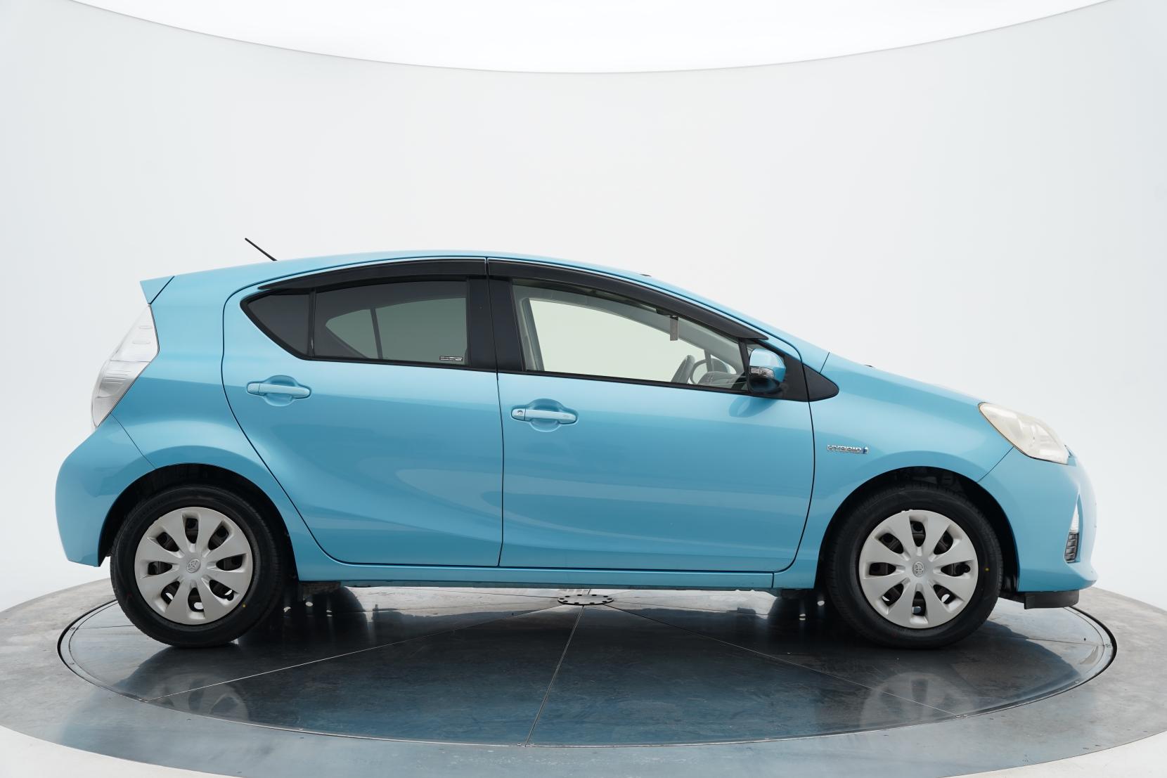 Toyota Aqua 1.5 Hybrid G