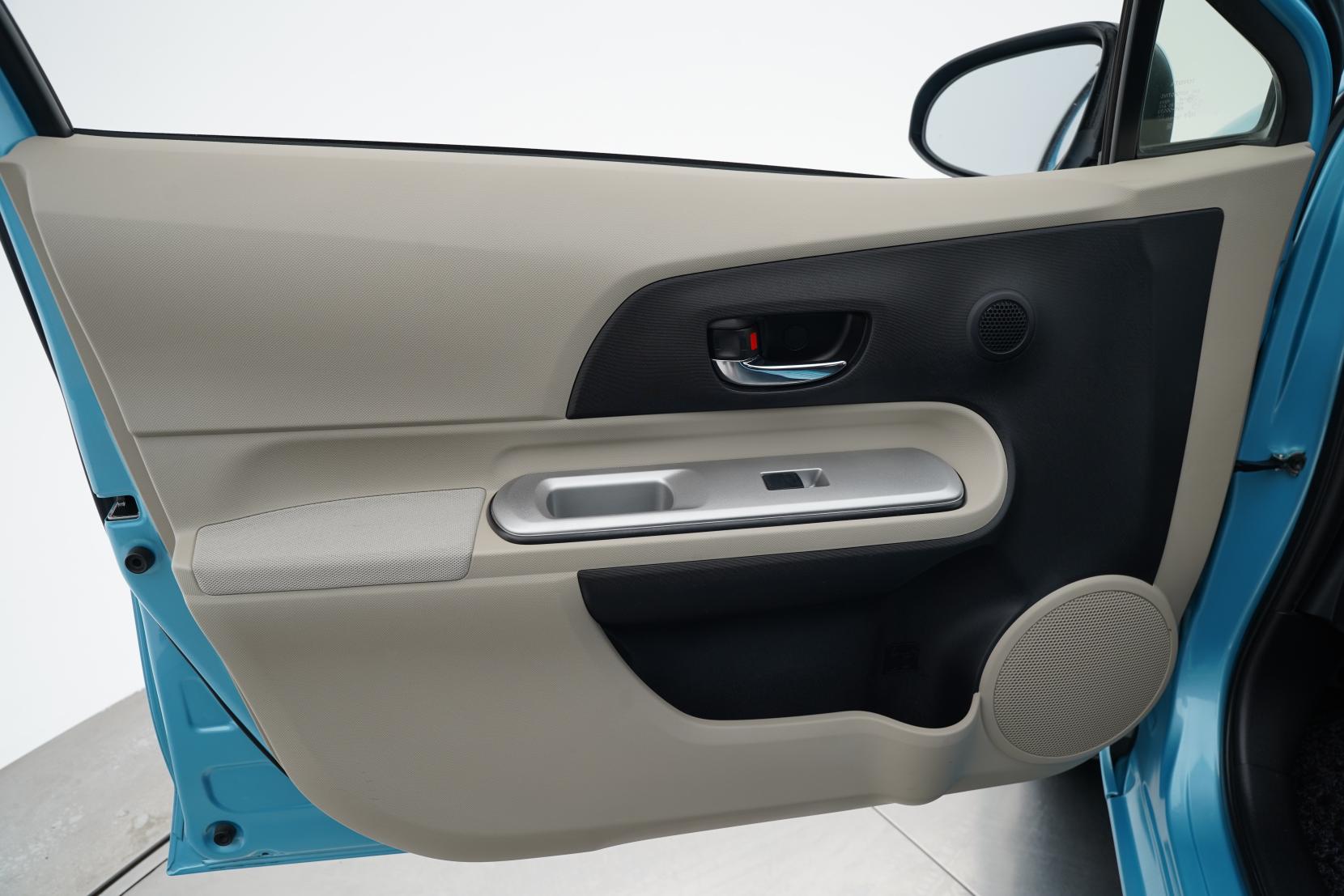 Toyota Aqua 1.5 Hybrid G