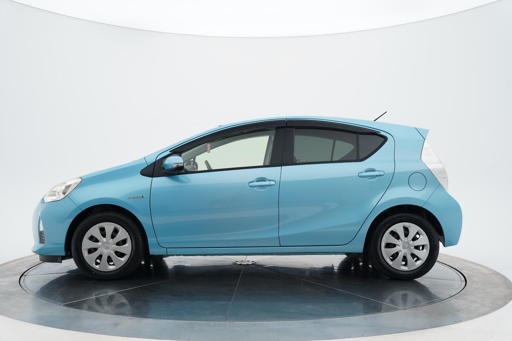 Toyota Aqua 1.5 Hybrid G